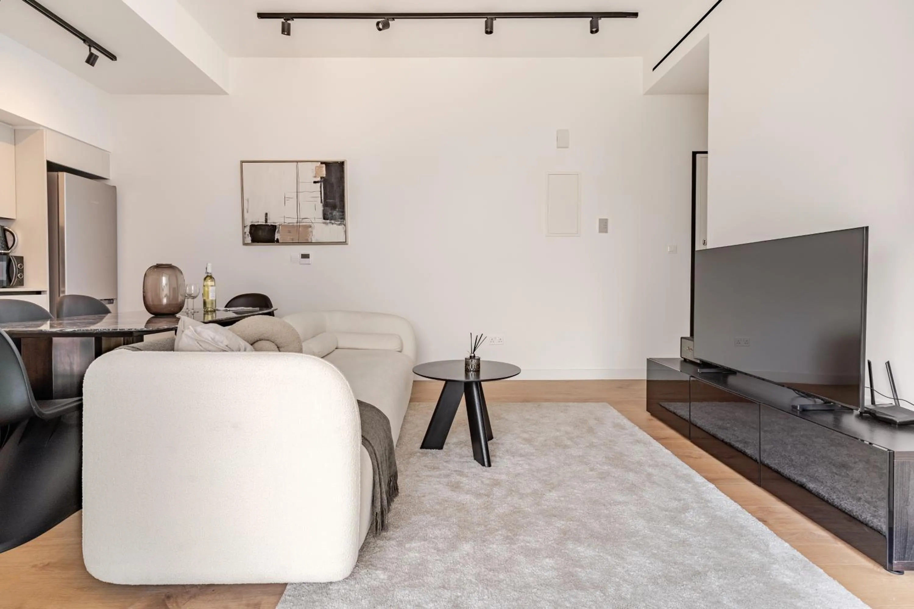 TV and multimedia in Yamas Urban Living Sequoia Residence