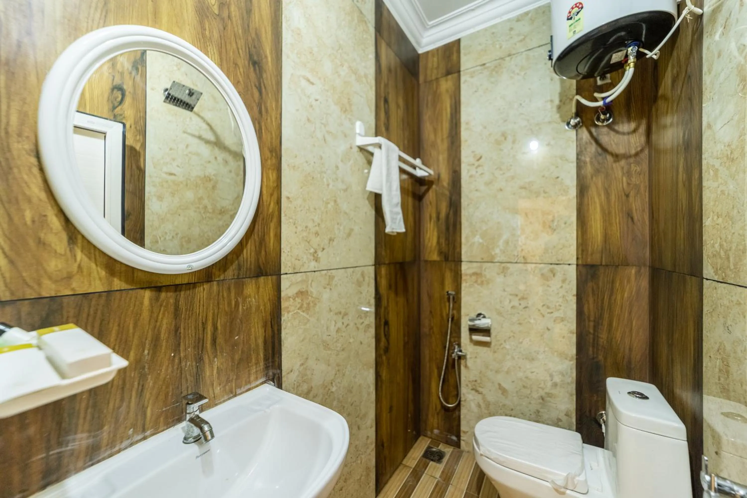 Bathroom in Yellow Residency