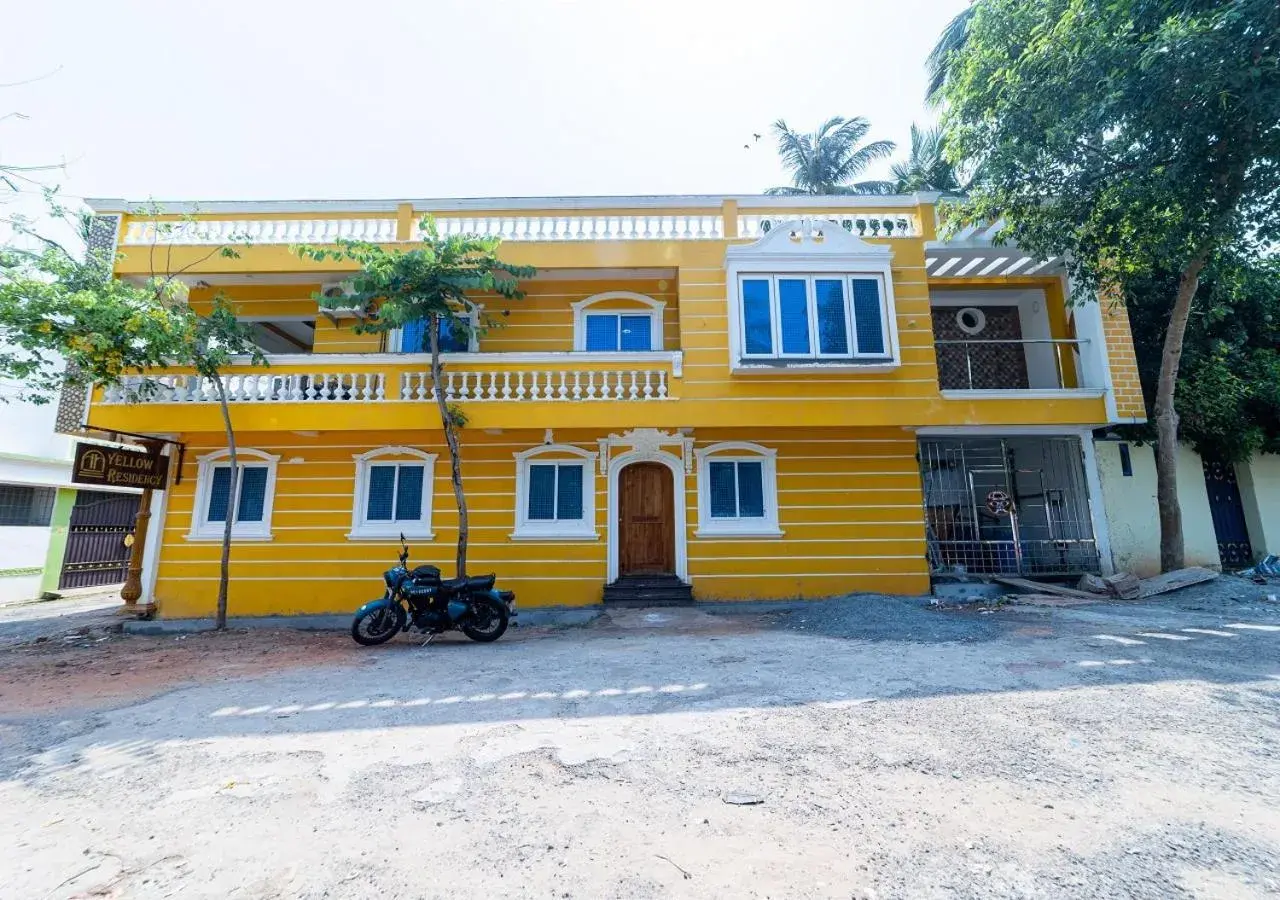 Property building in Yellow Residency Property building in Yellow Residency