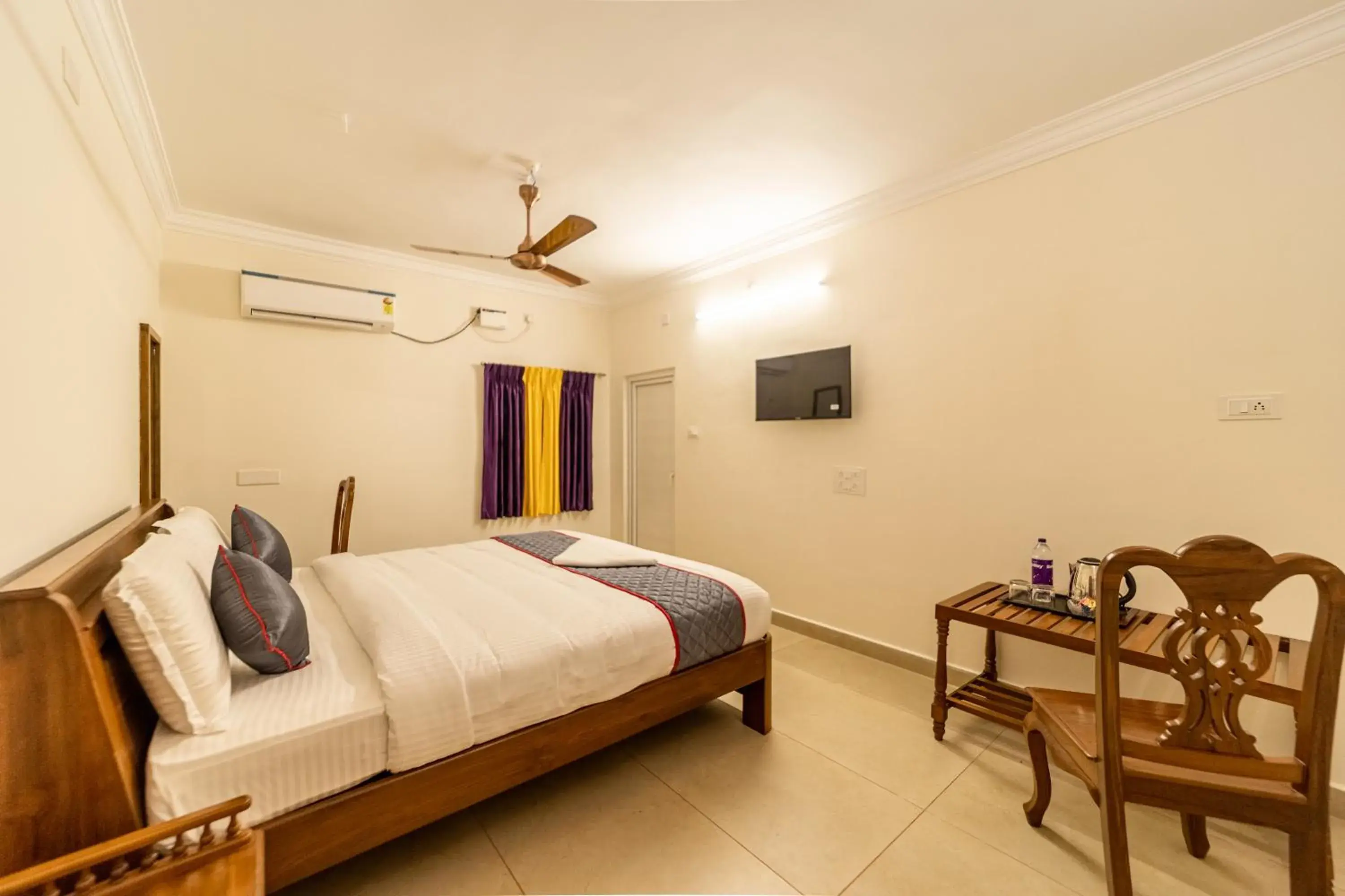 Bedroom, Bed in Yellow Residency Bedroom, Bed in Yellow Residency