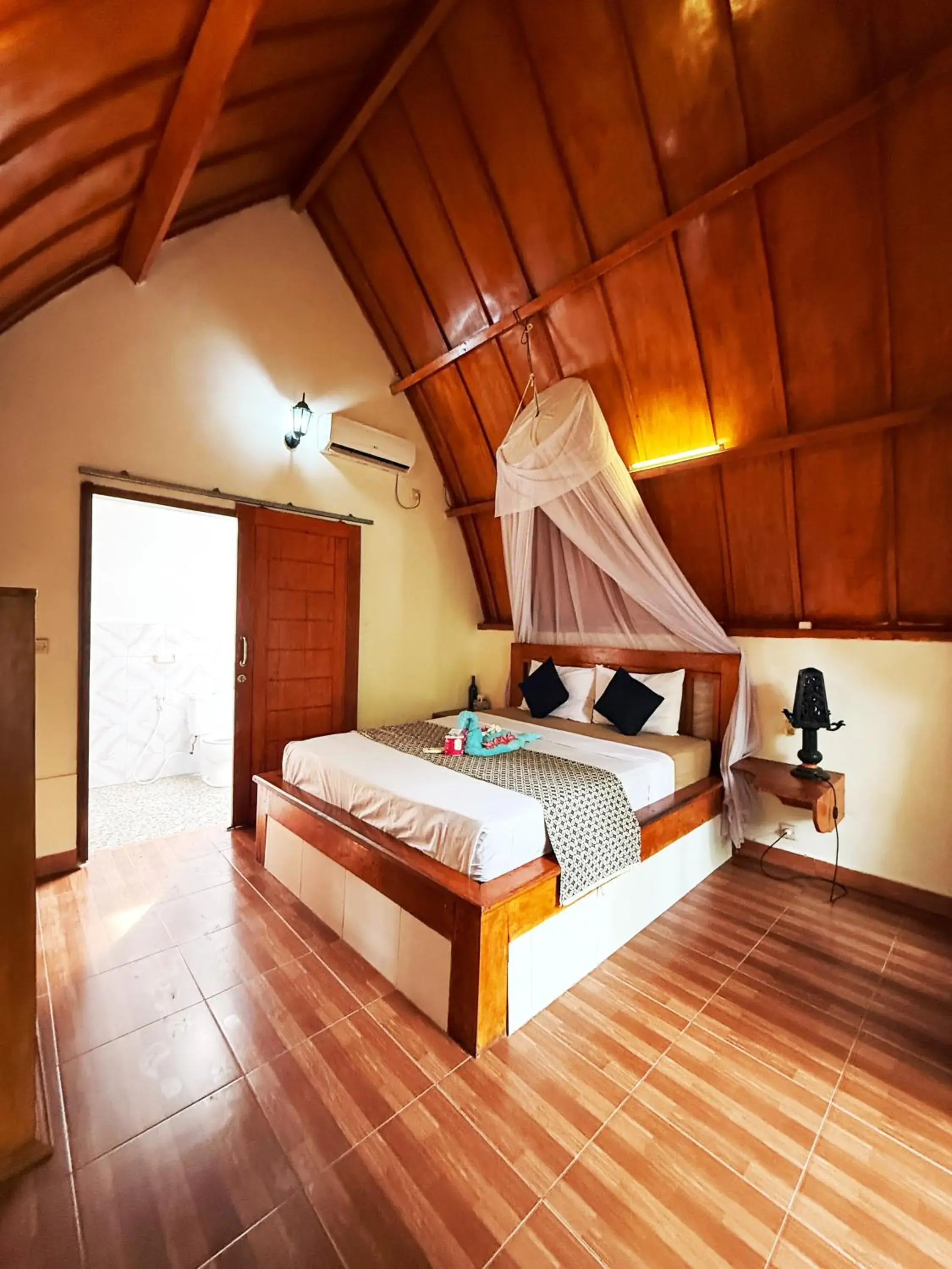 Photo of the whole room, Bed in Florine's Garden Photo of the whole room, Bed in Florine's Garden