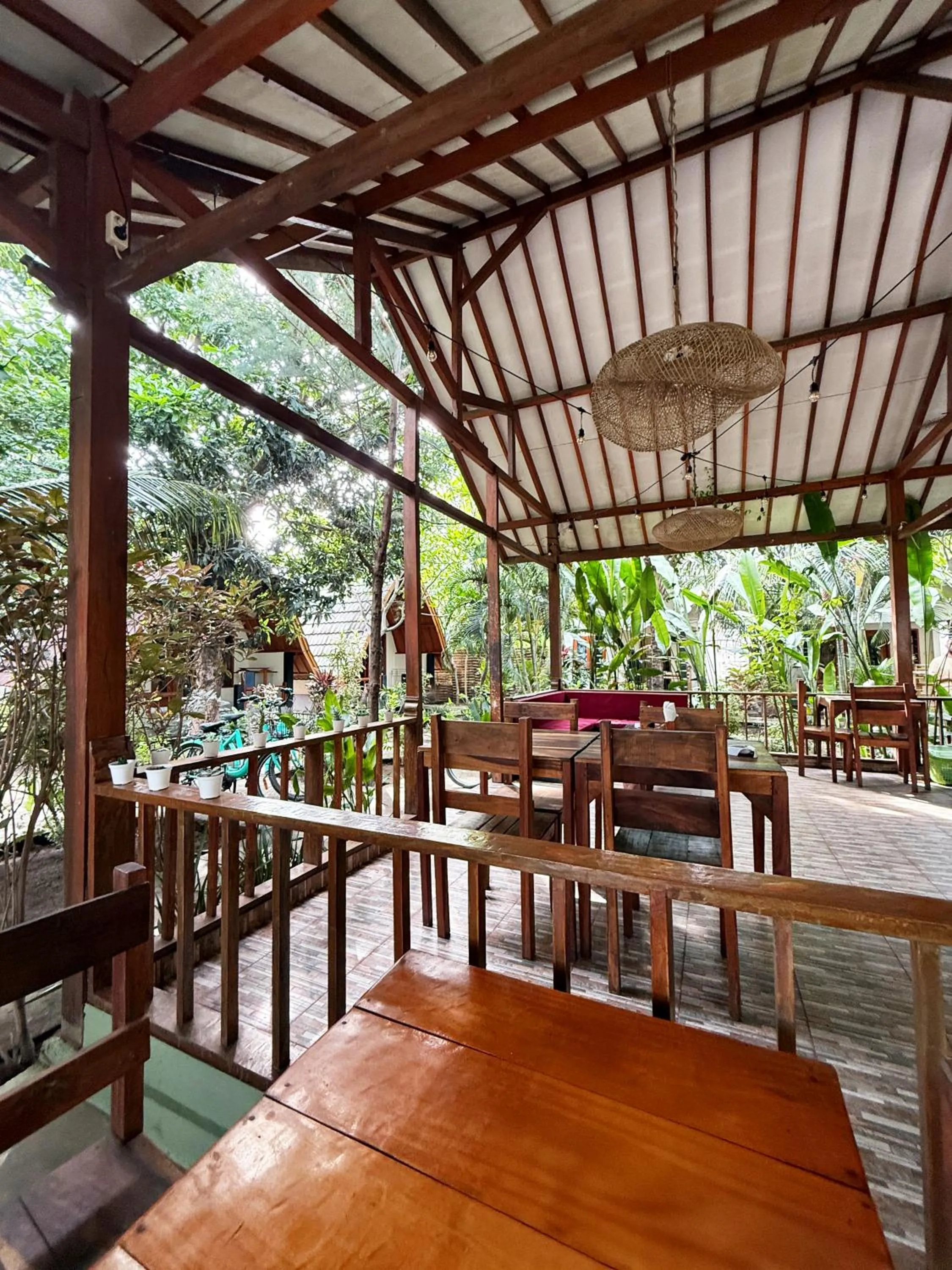 Dining area in Florine's Garden