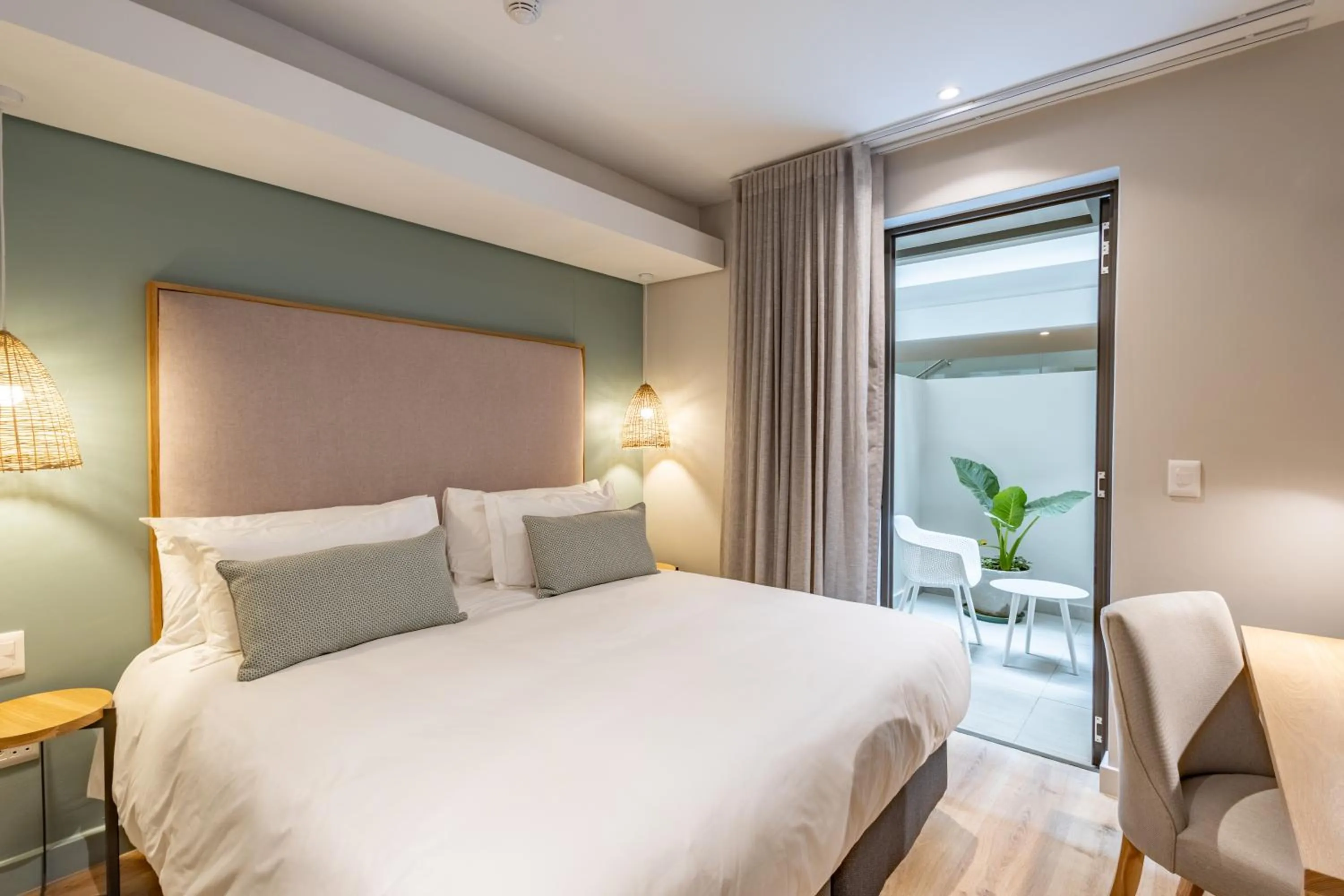 Bed in Plett Quarter Hotel - Lion Roars Hotels & Lodges