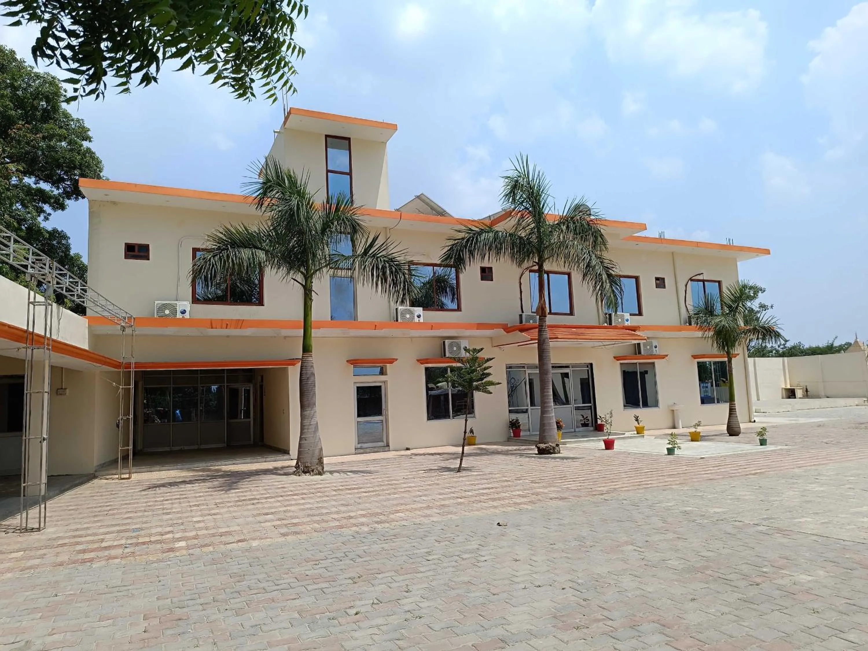 Facade/entrance in Hotel O Home Kanak Hotel & Resort Homestay