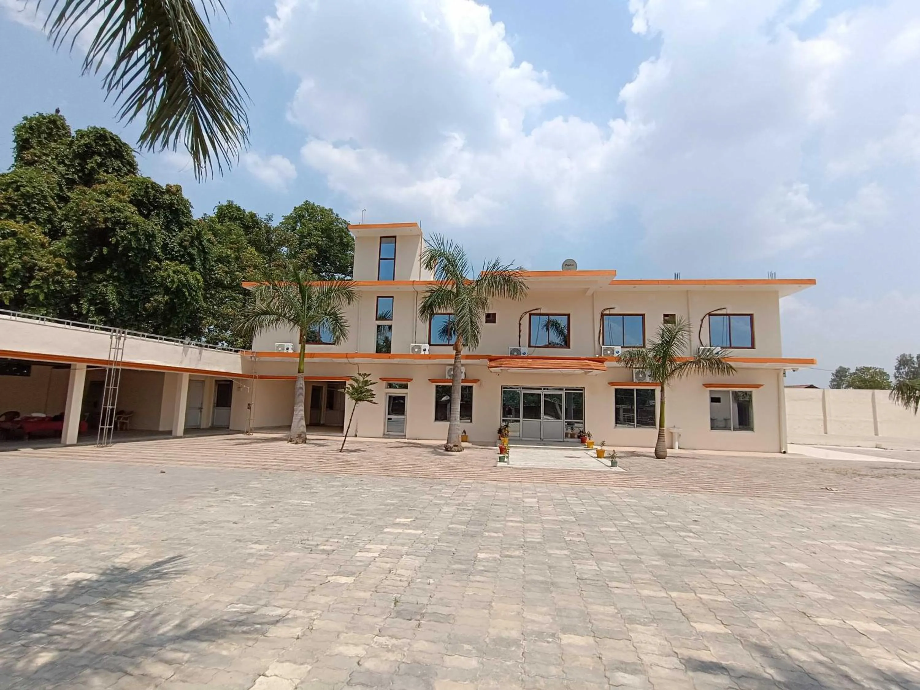 Facade/entrance in Hotel O Home Kanak Hotel & Resort Homestay