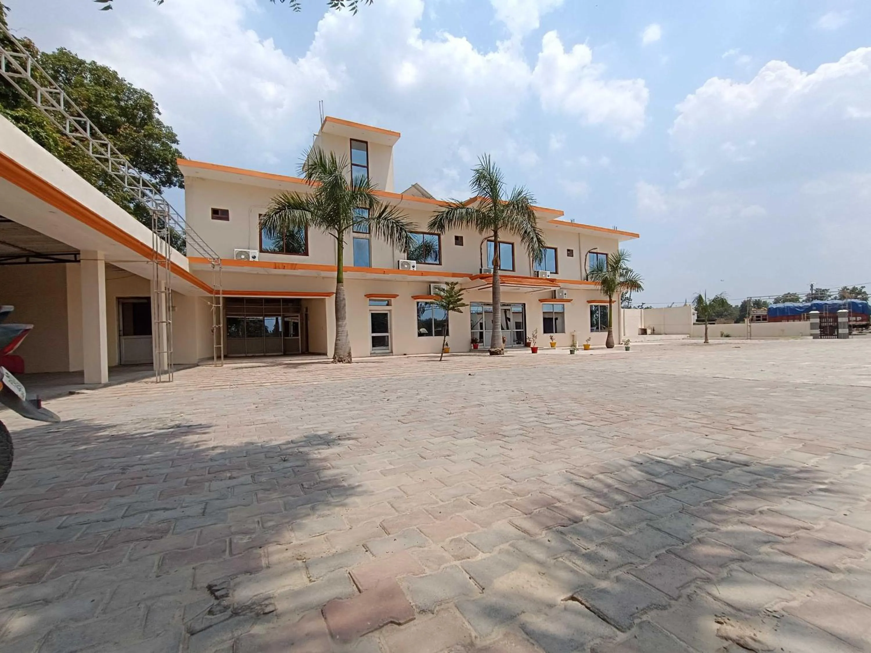 Facade/entrance in Hotel O Home Kanak Hotel & Resort Homestay