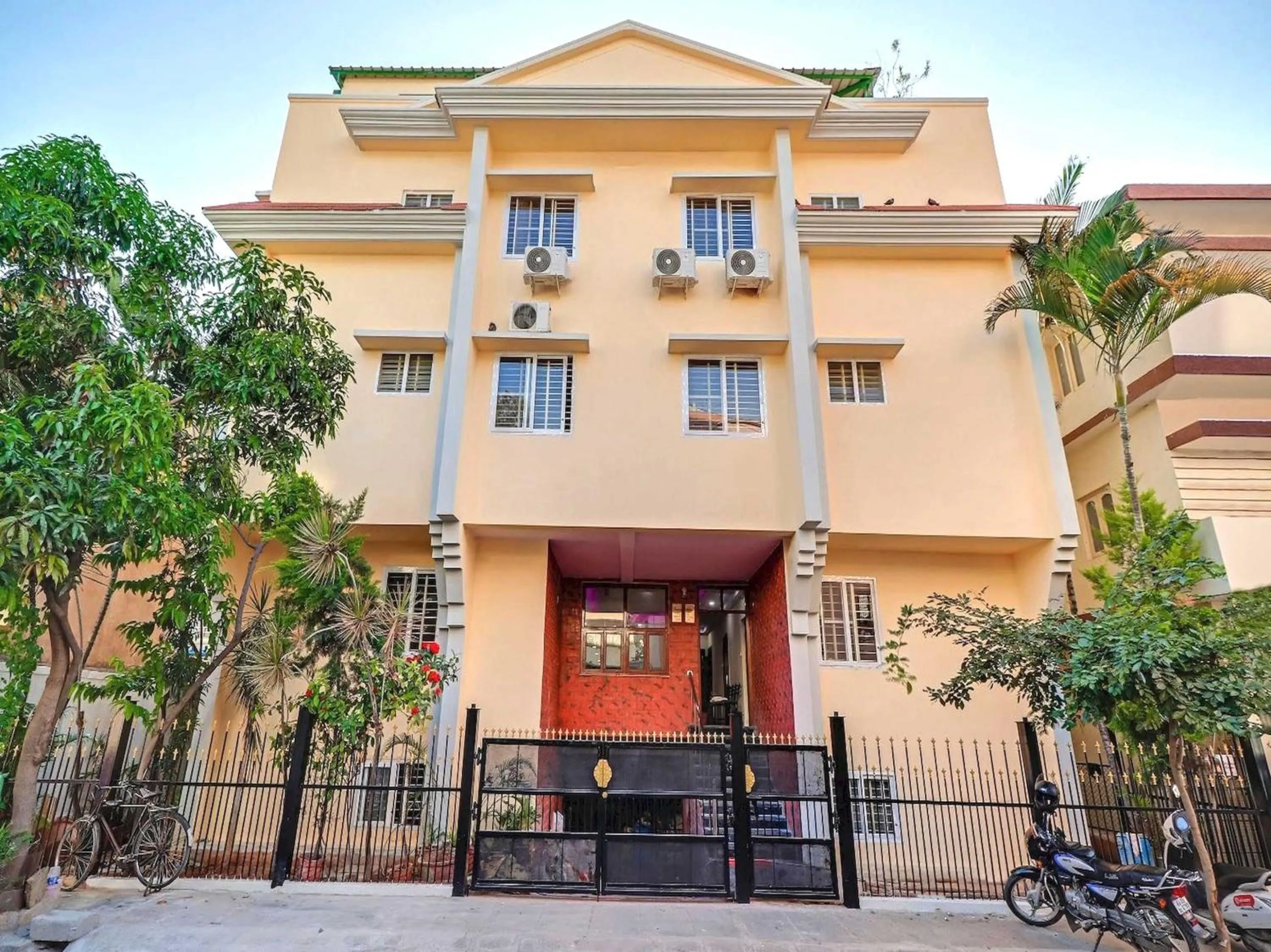 Facade/entrance in Collection O Champion Paradise