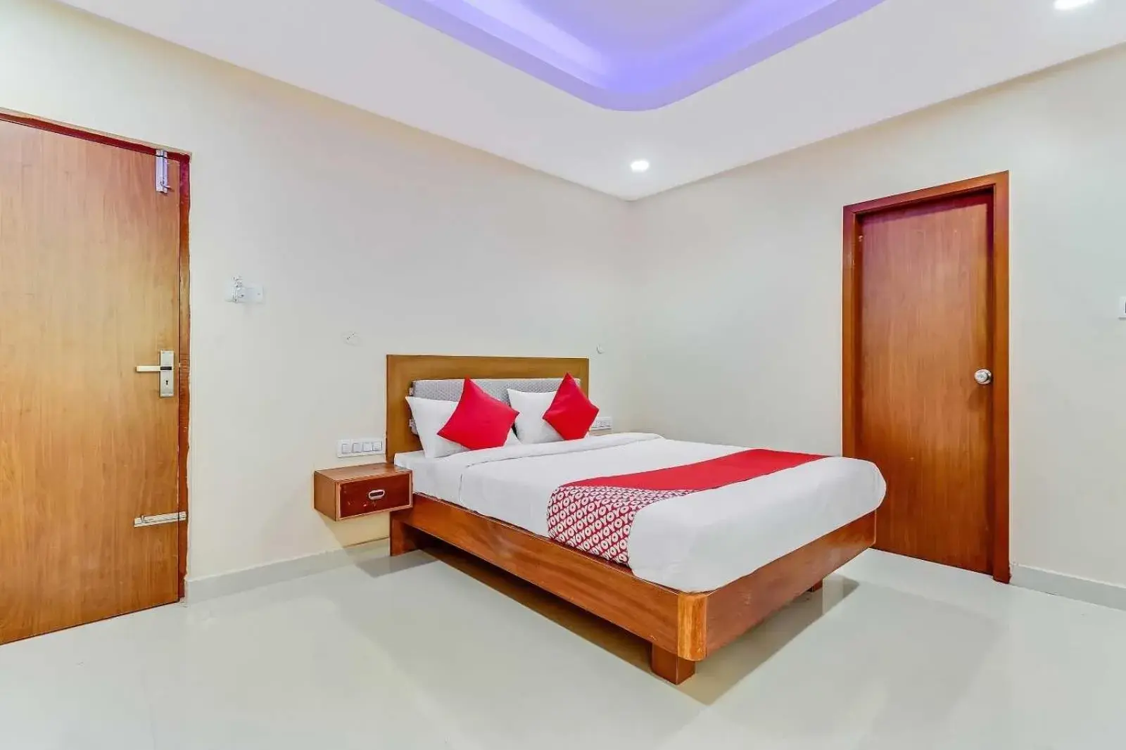 Bedroom, Bed in Collection O Champion Paradise Bedroom, Bed in Collection O Champion Paradise