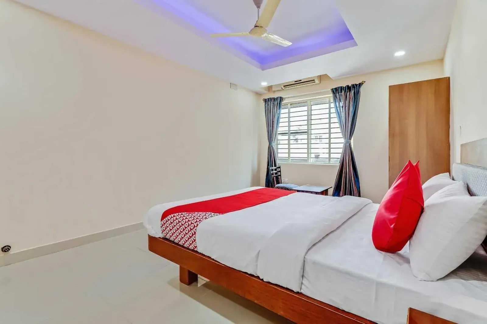 Bedroom, Bed in Collection O Champion Paradise Bedroom, Bed in Collection O Champion Paradise