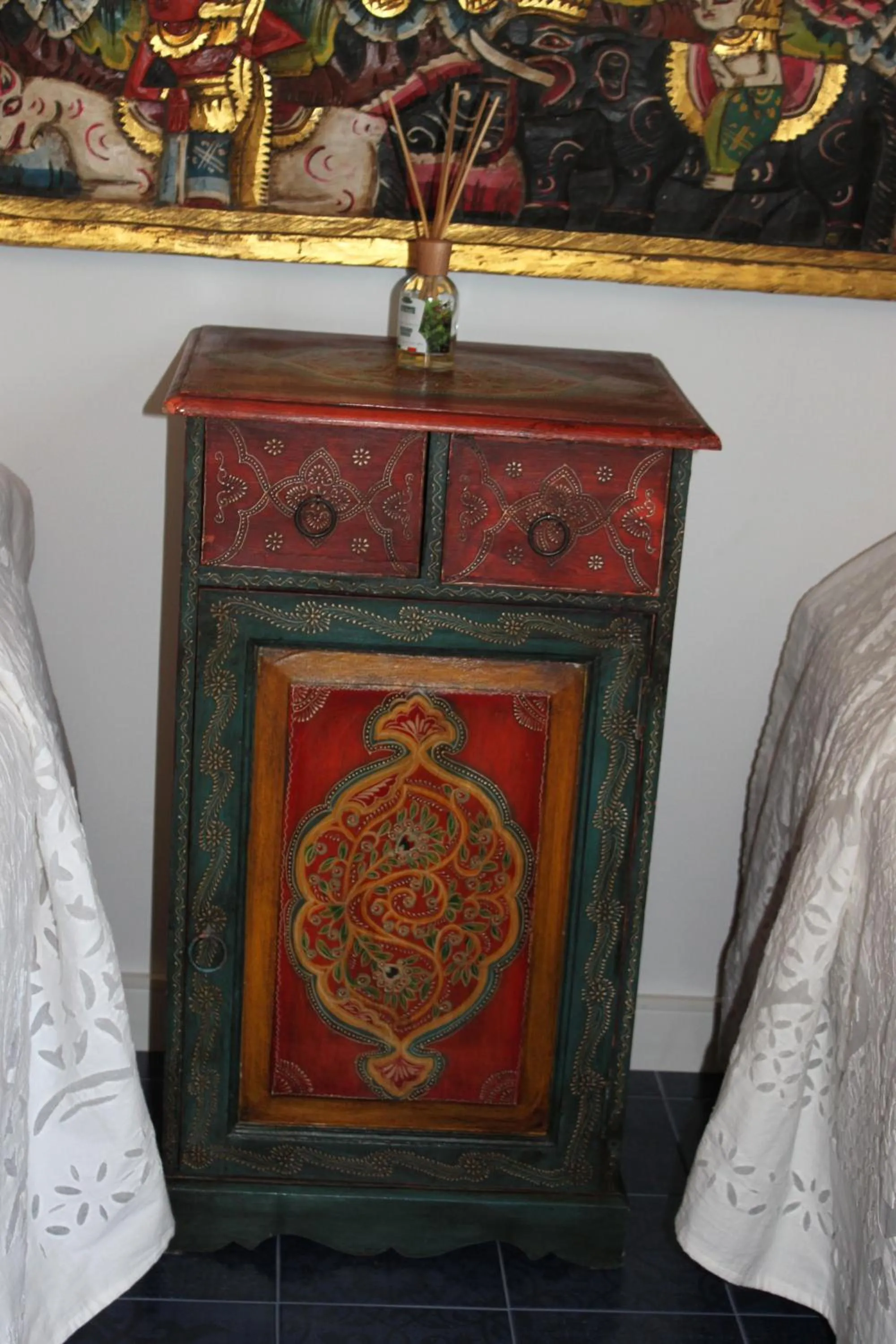 Decorative detail in Abracadabra Tortona