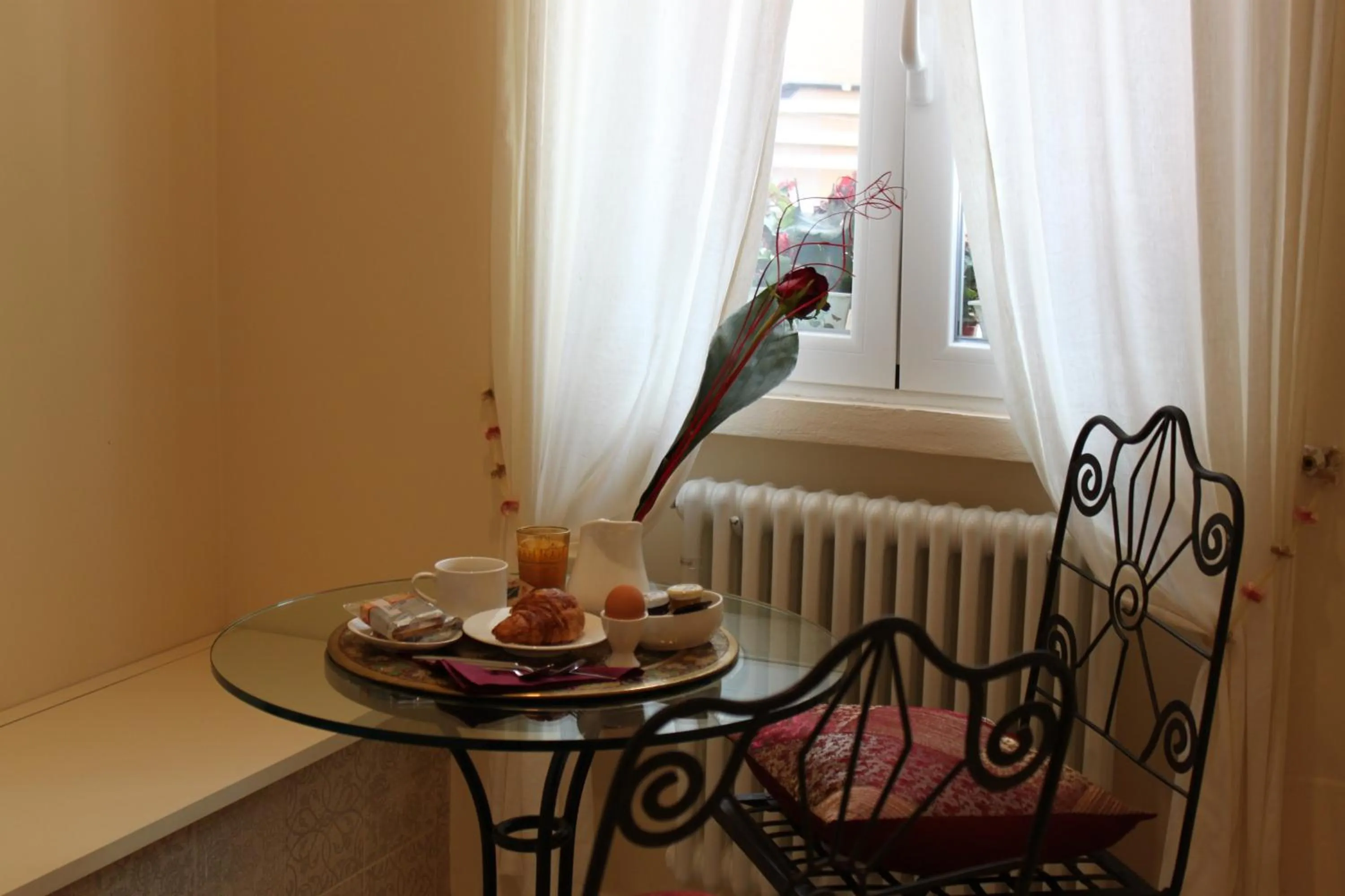 Breakfast, Bed in Abracadabra Tortona