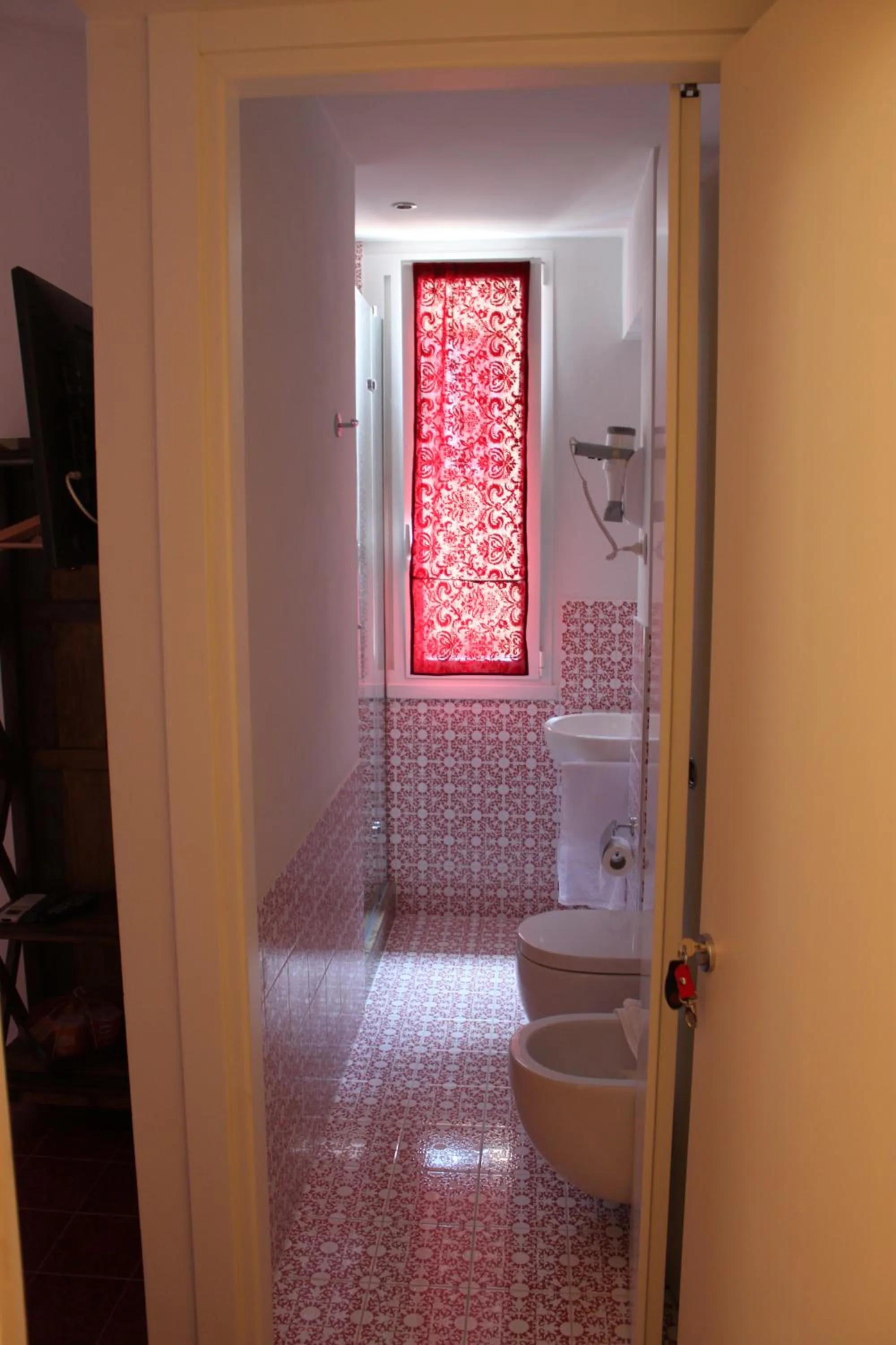 Bathroom in Abracadabra Tortona