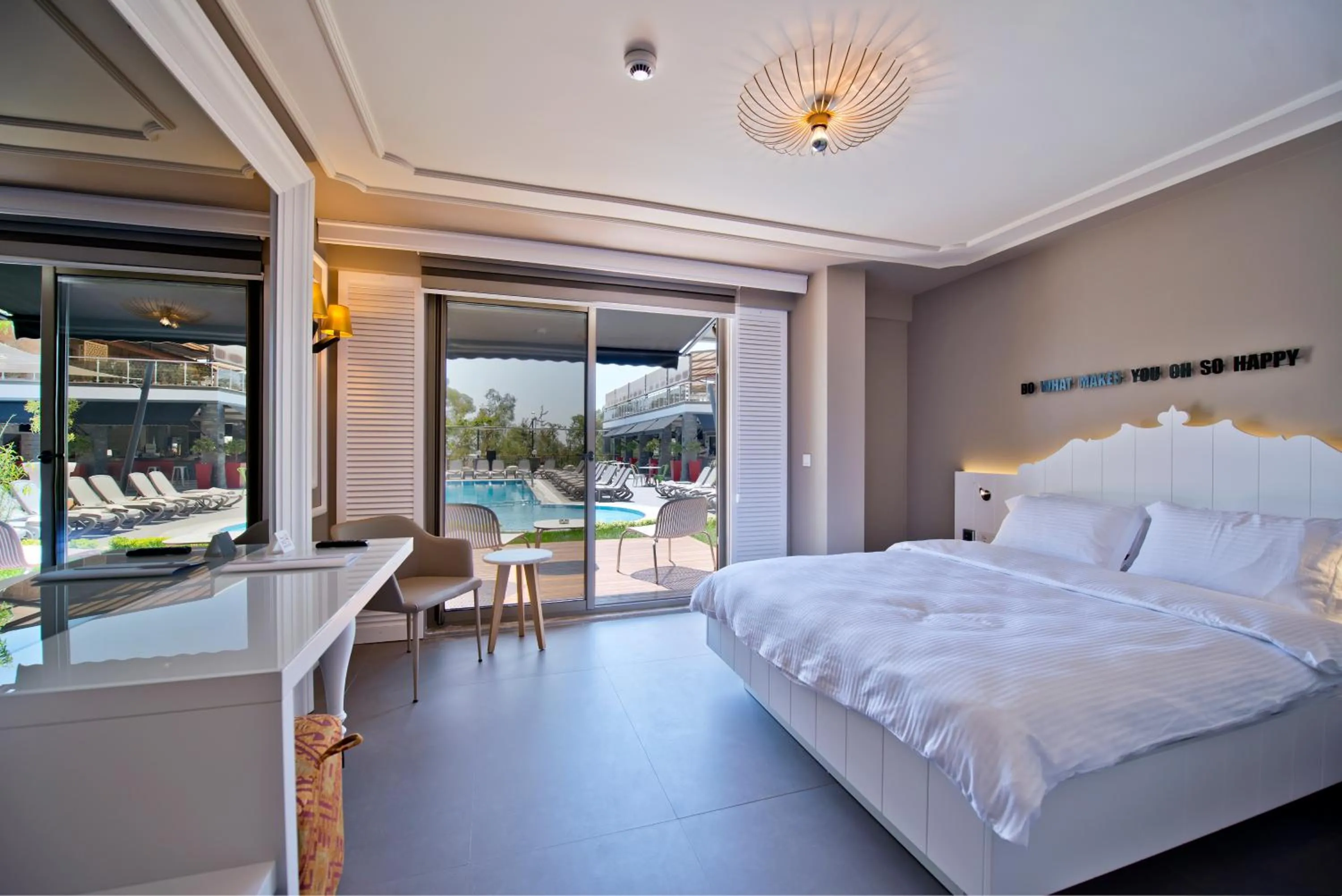 Balcony/Terrace, Bed in Samira Exclusive Hotel & Apartments