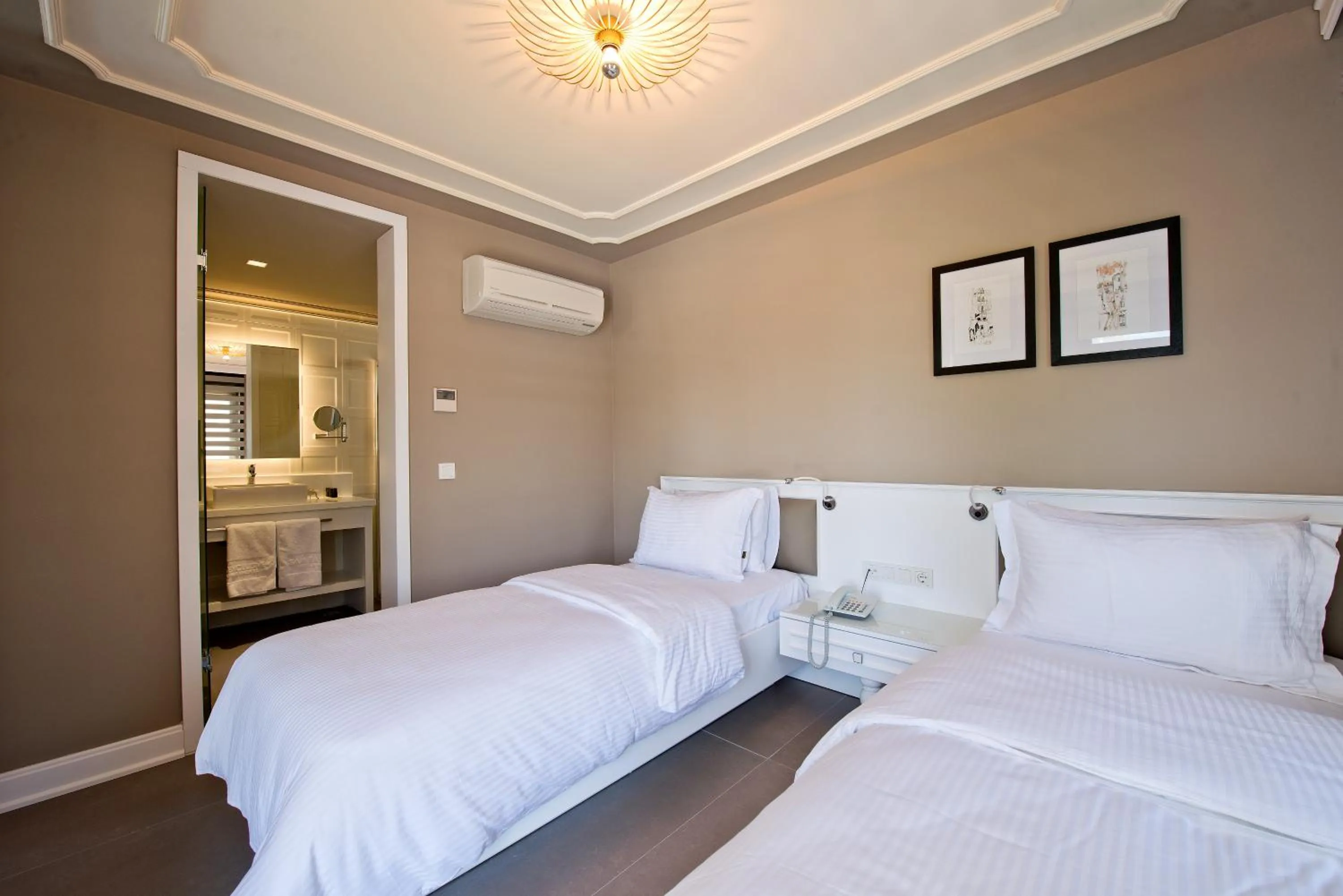 Bed in Samira Exclusive Hotel & Apartments