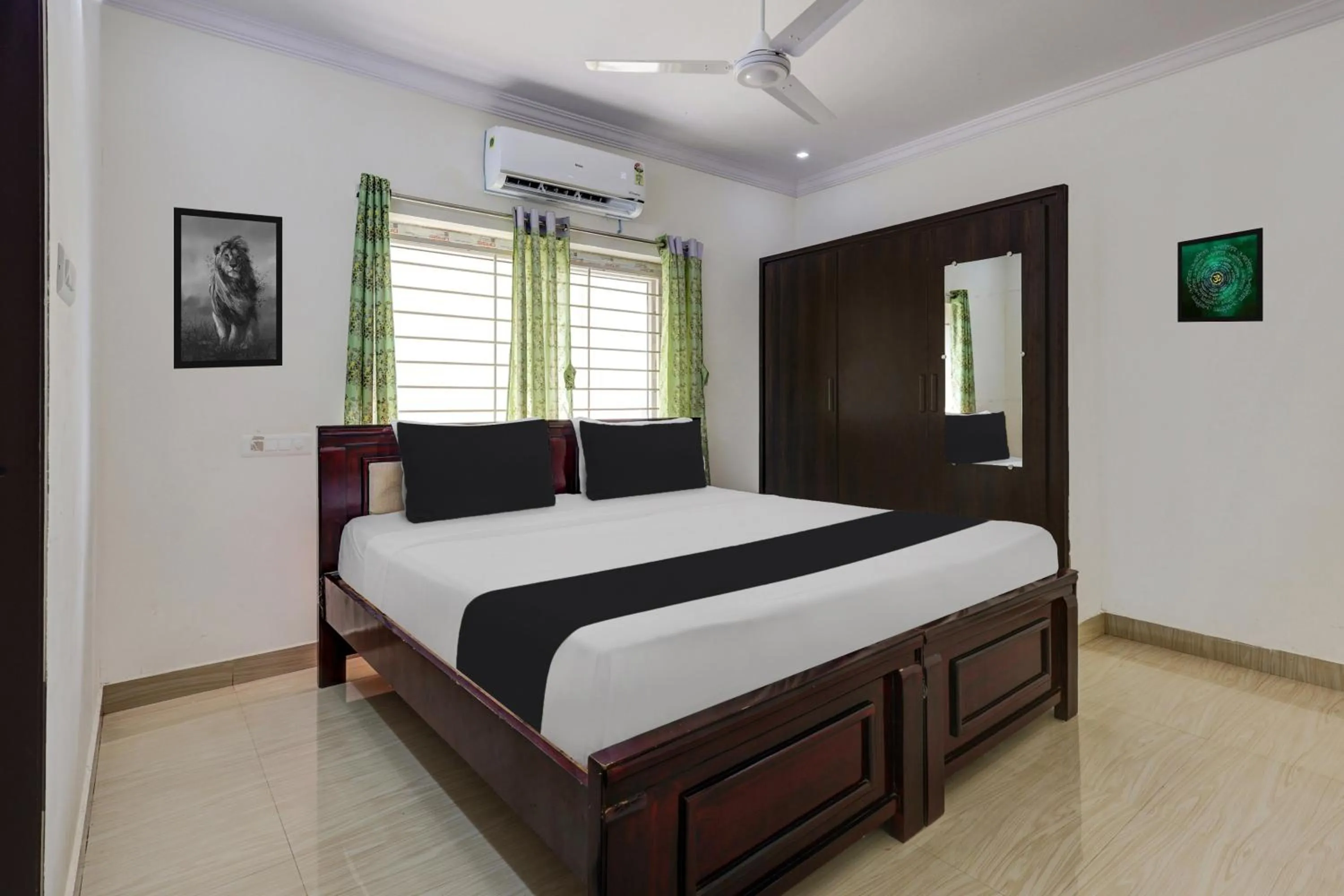 Bedroom, Bed in Super Hotel O Ramaraopet Near Kakinada Beach