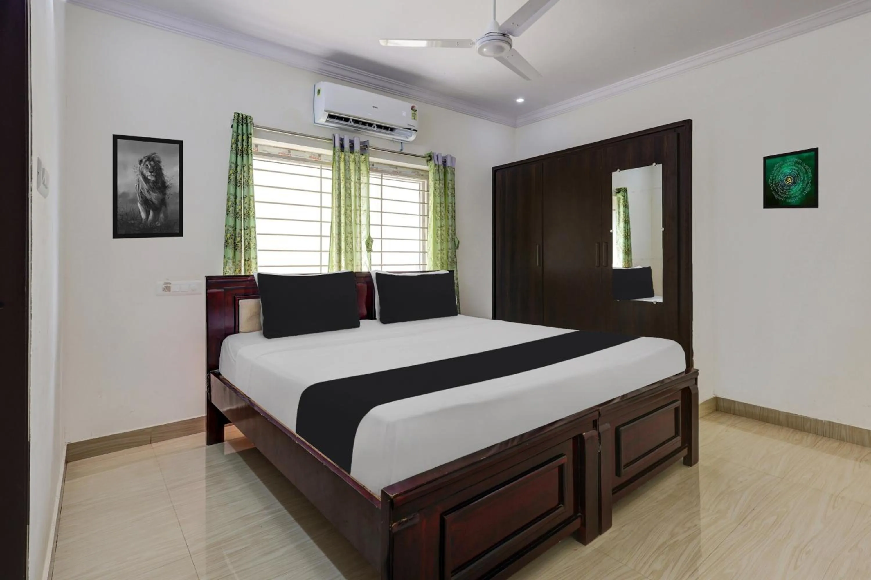 Bedroom, Bed in Super Hotel O Ramaraopet Near Kakinada Beach