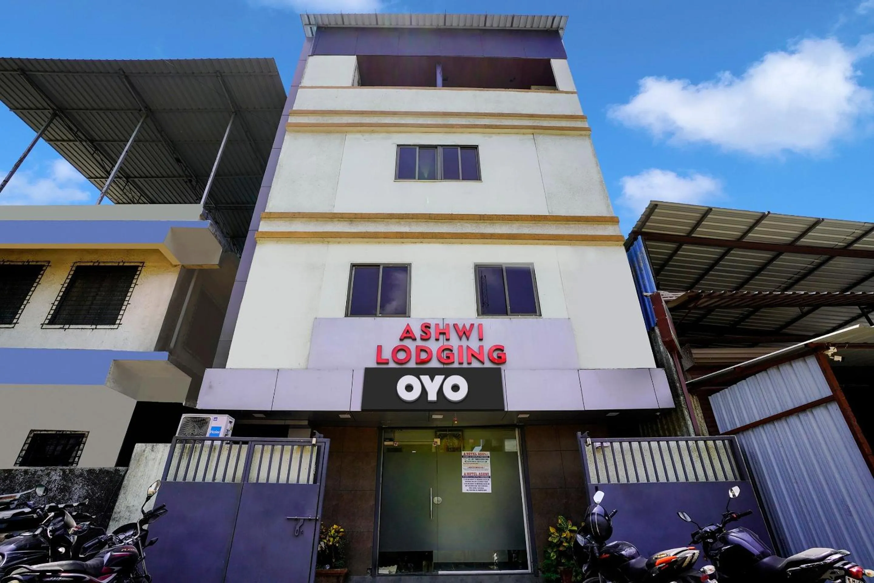 Facade/entrance in Hotel O Ashwi