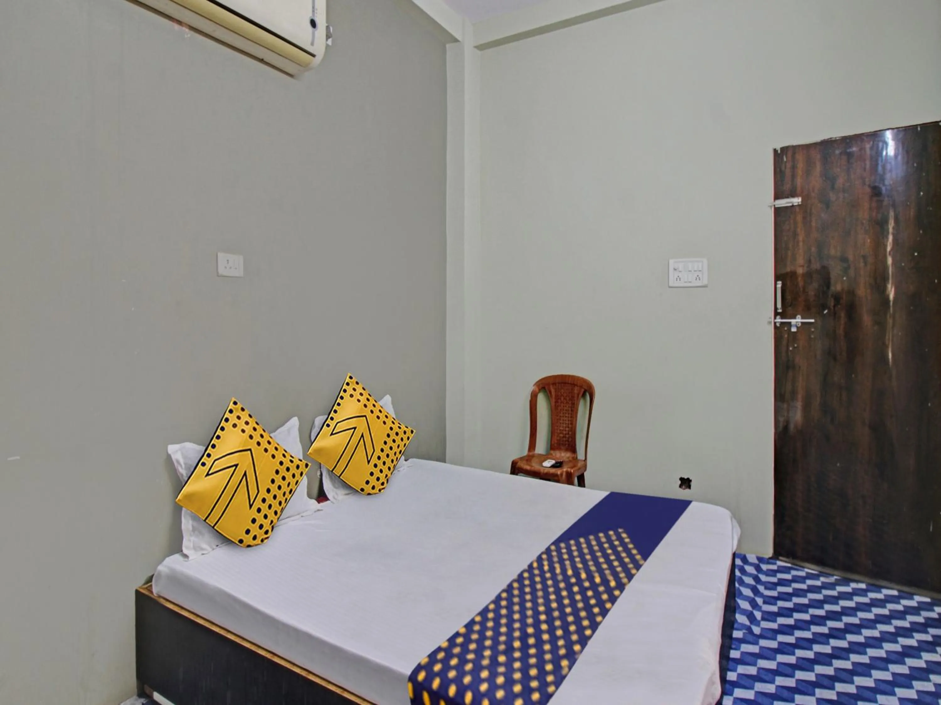 Bedroom, Bed in Hotel O G.K Lodging and Guest House