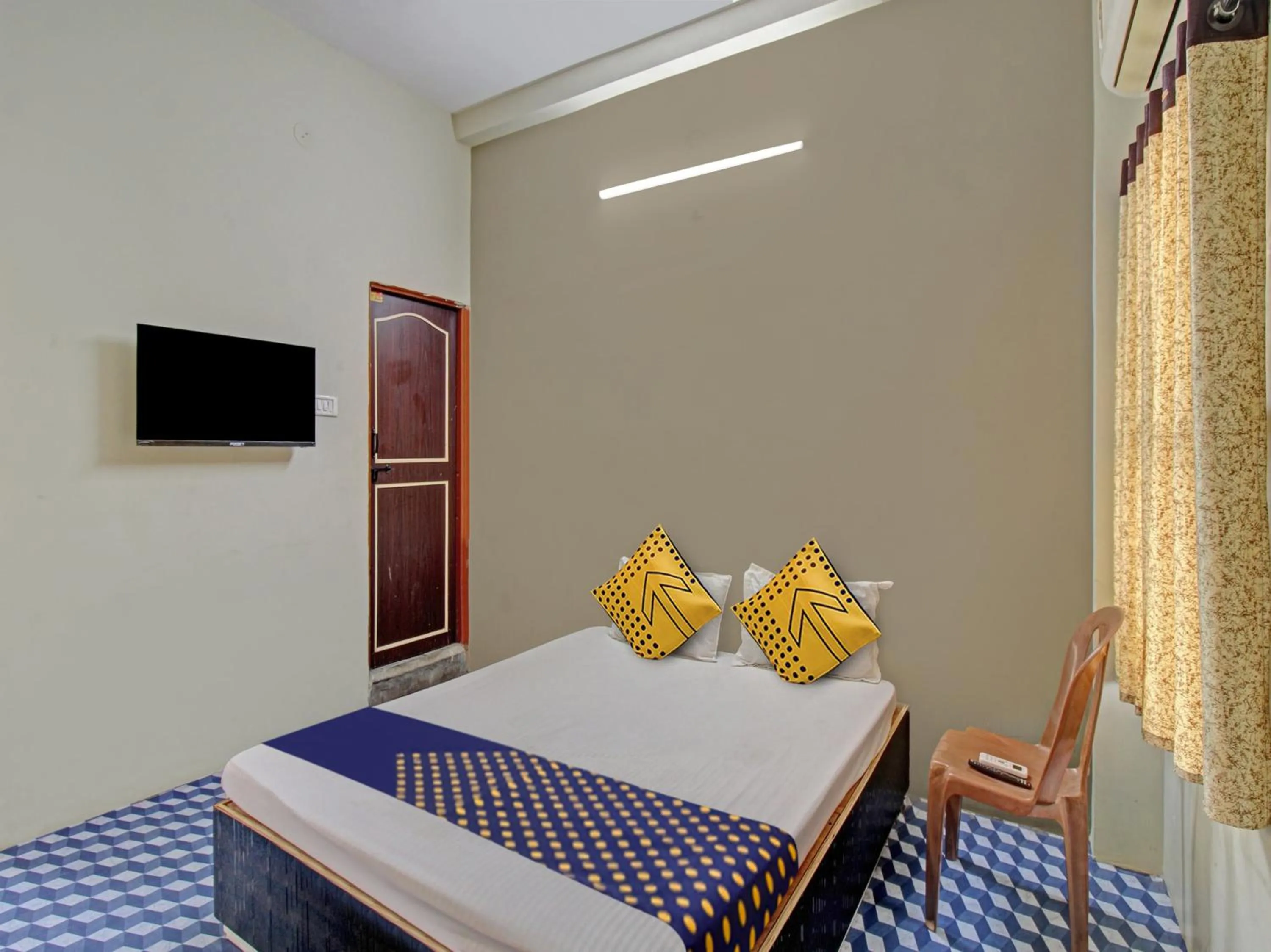 Bedroom, Bed in Hotel O G.K Lodging and Guest House