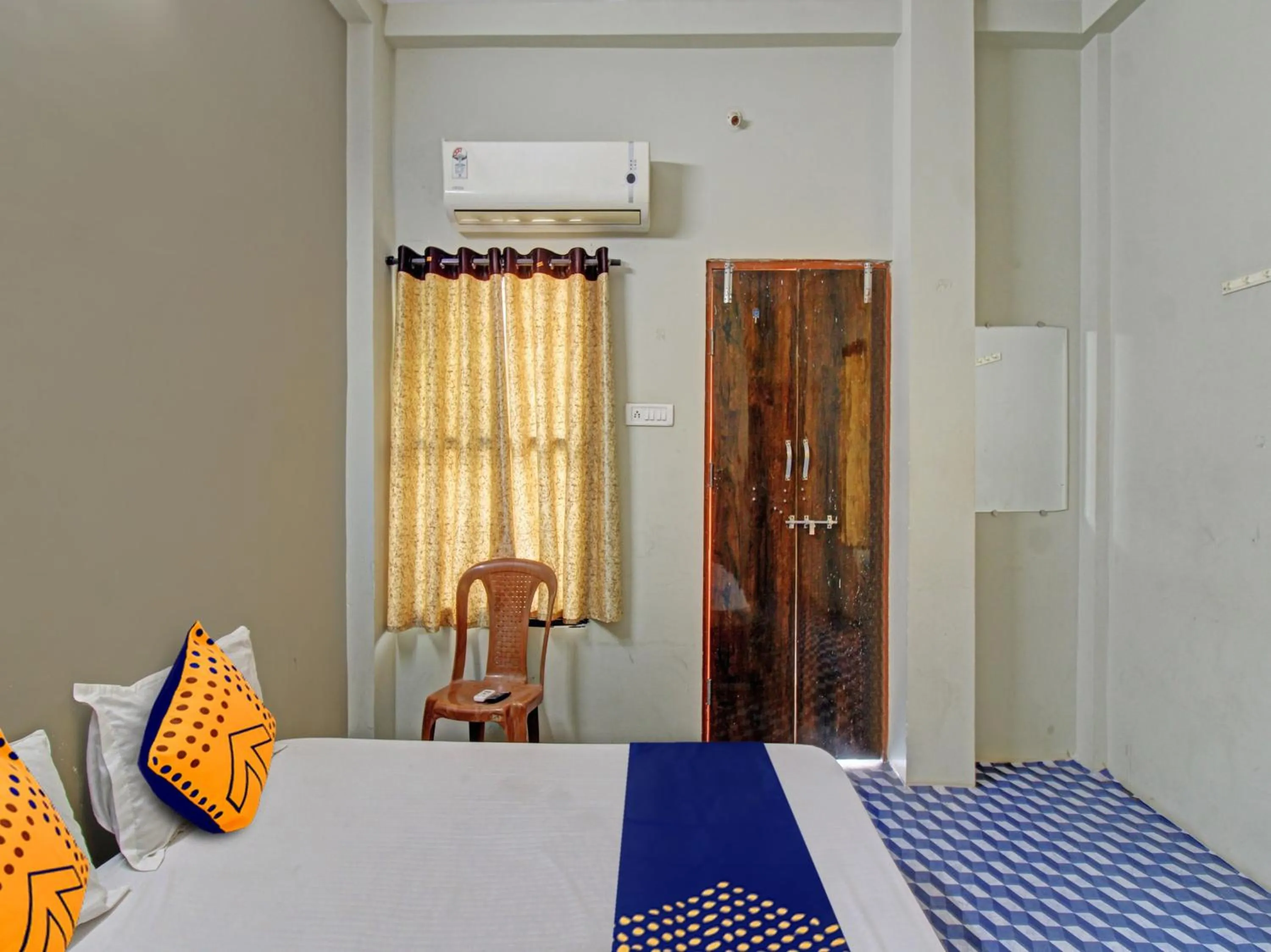 Bedroom, Bed in Hotel O G.K Lodging and Guest House