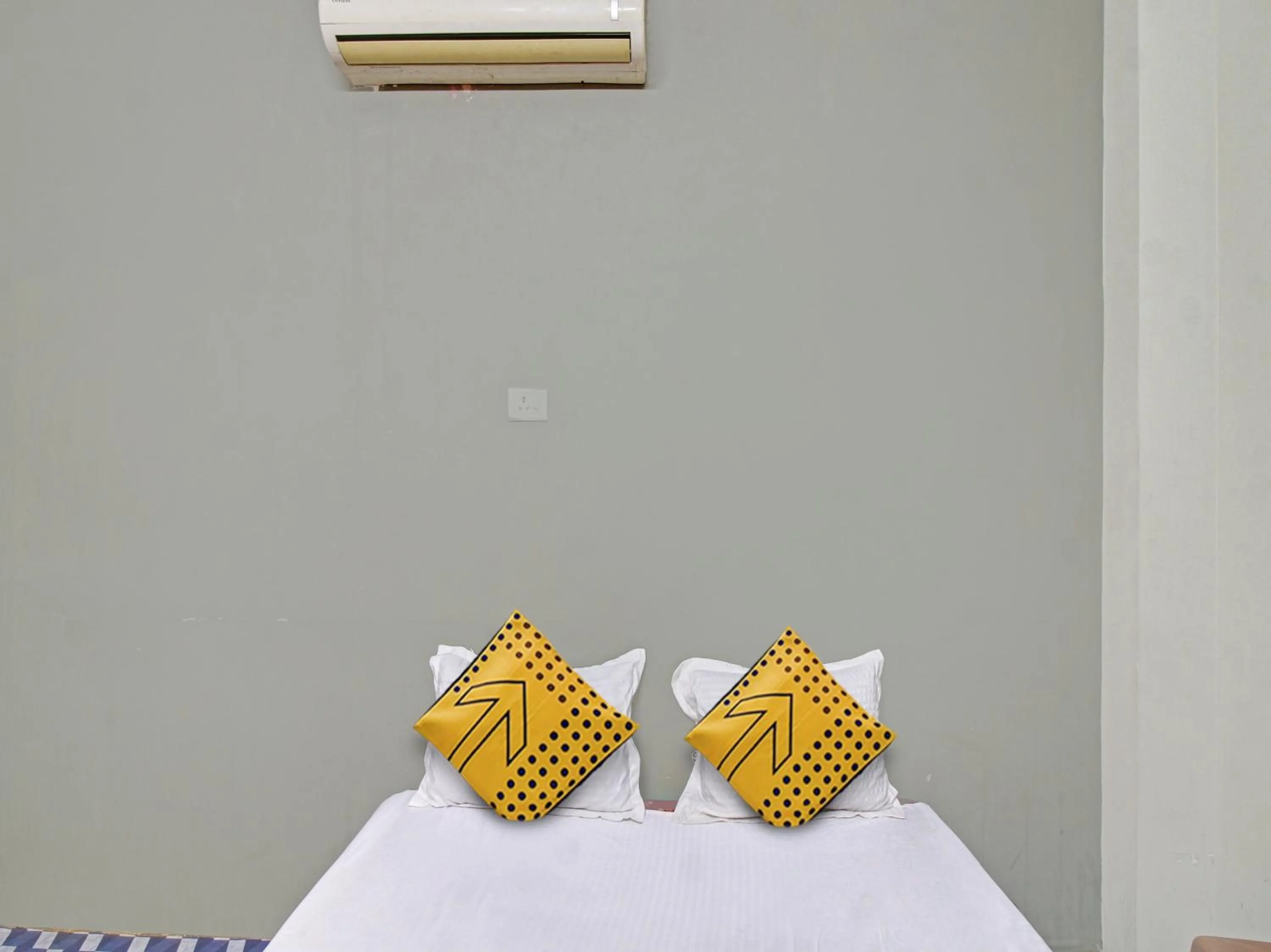 Bedroom, Bed in Hotel O G.K Lodging and Guest House