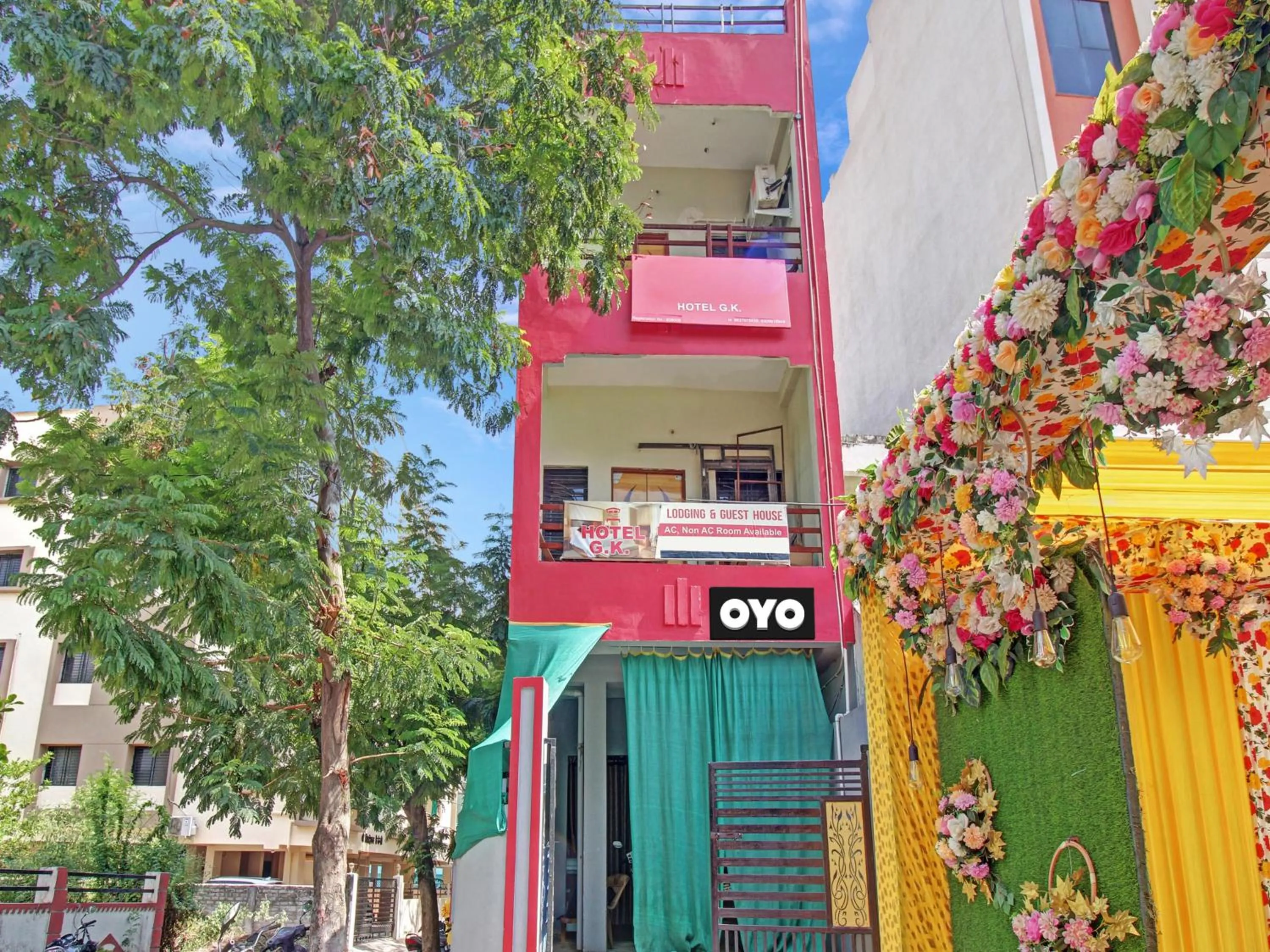 Facade/entrance in Hotel O G.K Lodging and Guest House