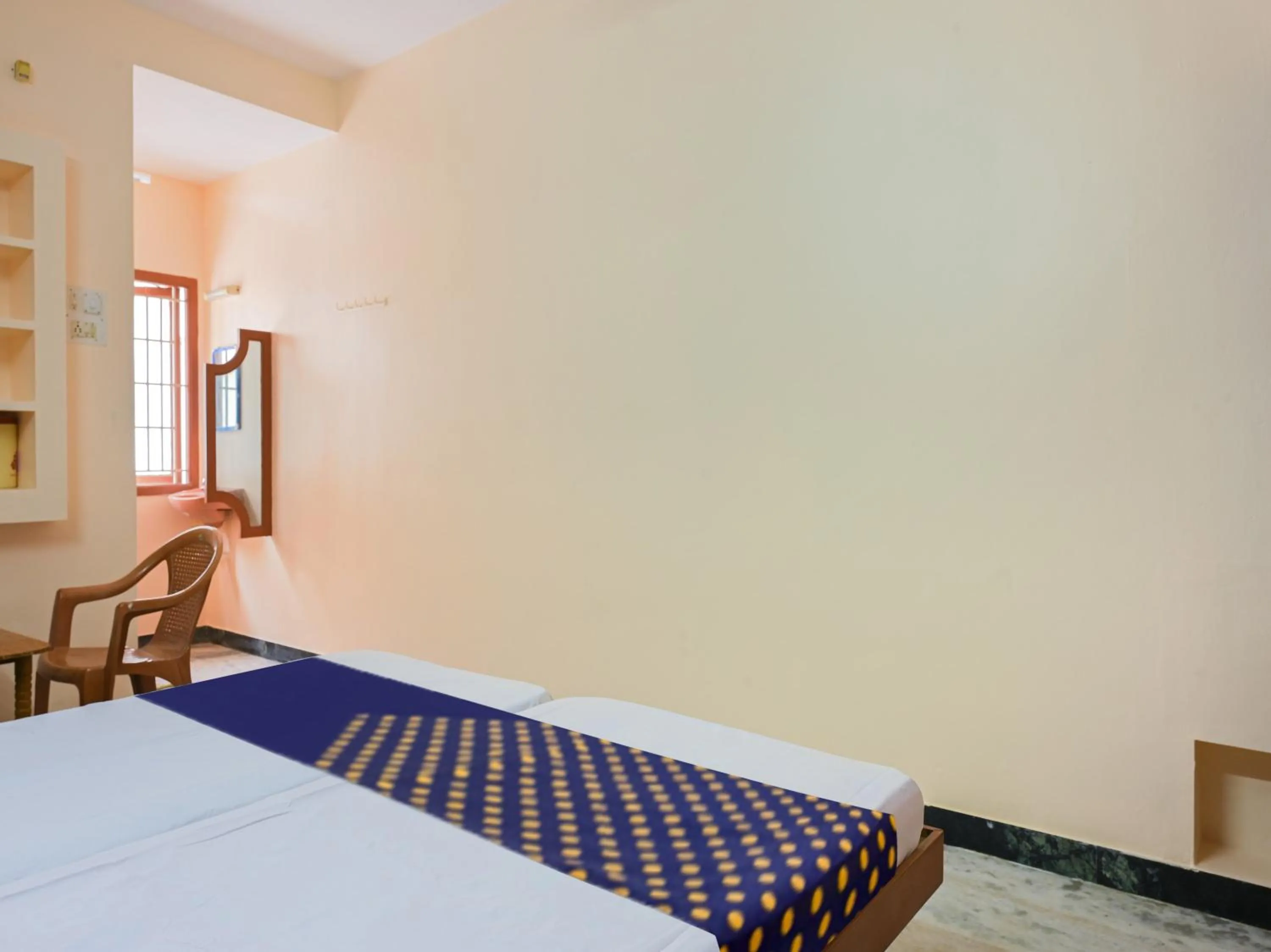 Facade/entrance, Bed in Hotel O Vel Vel Guest House