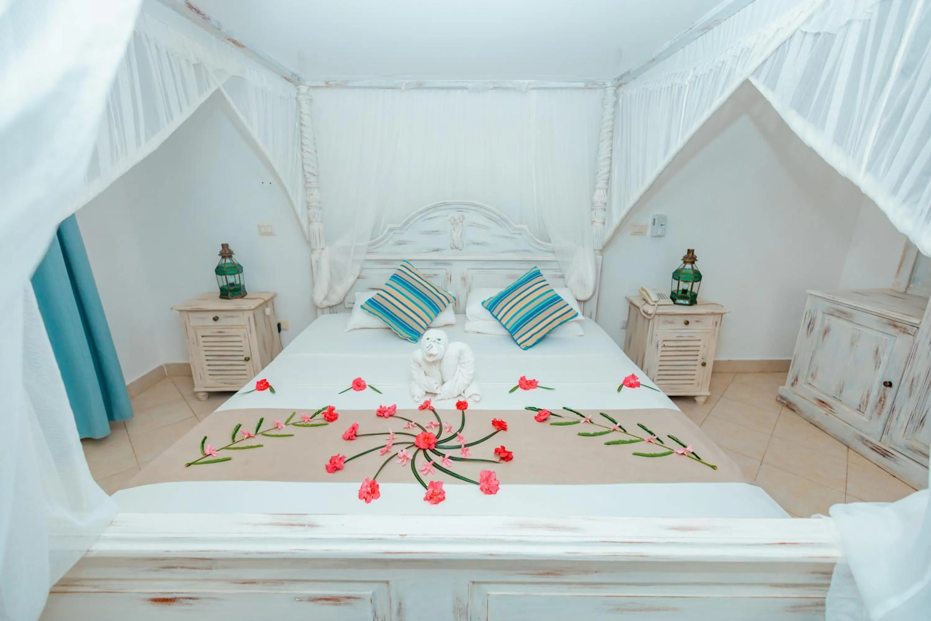 Bedroom, Bed in Twiga Beach Resort