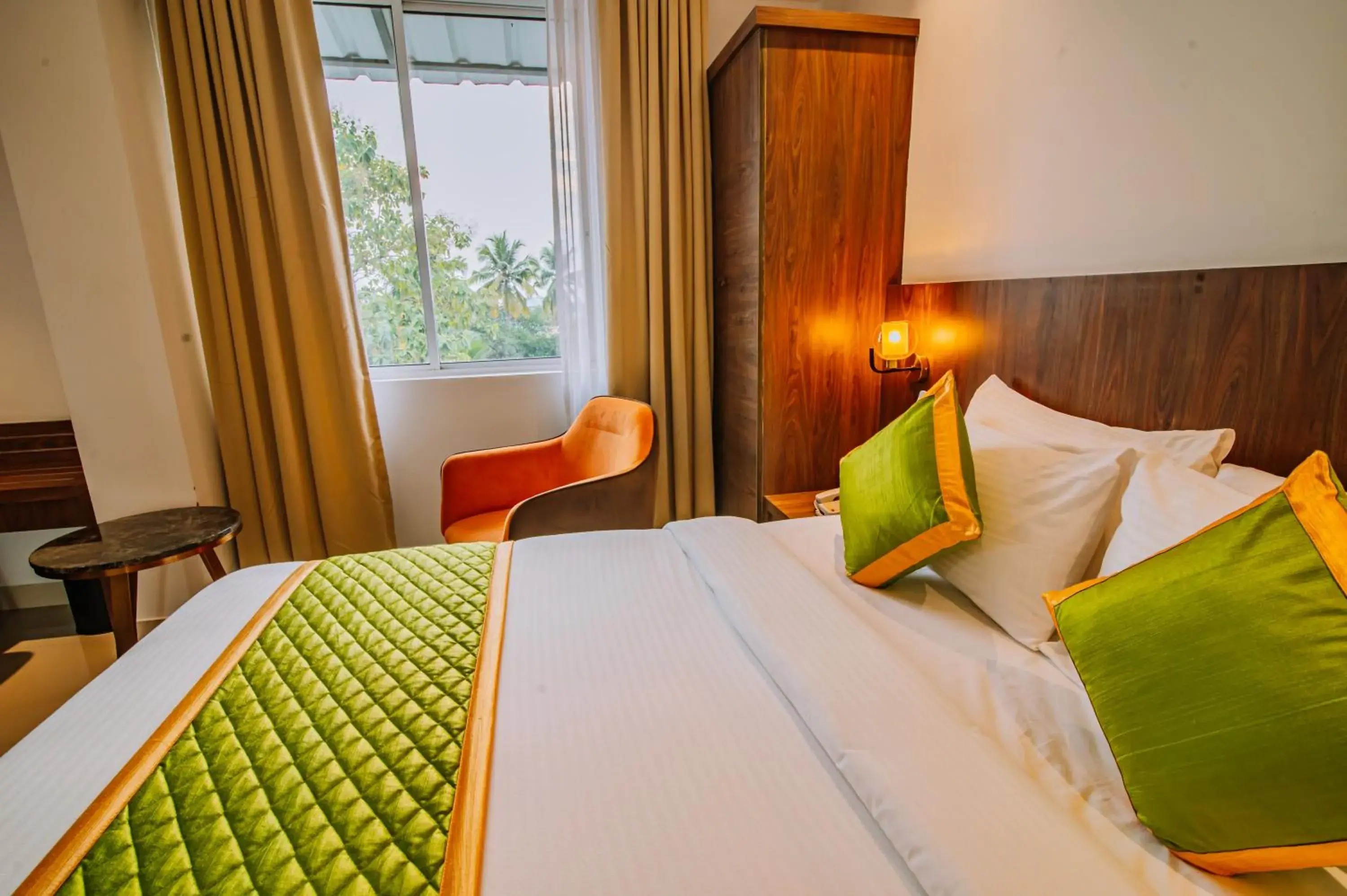 View (from property/room), Bed in Hotel Seven Lights View (from property/room), Bed in Hotel Seven Lights