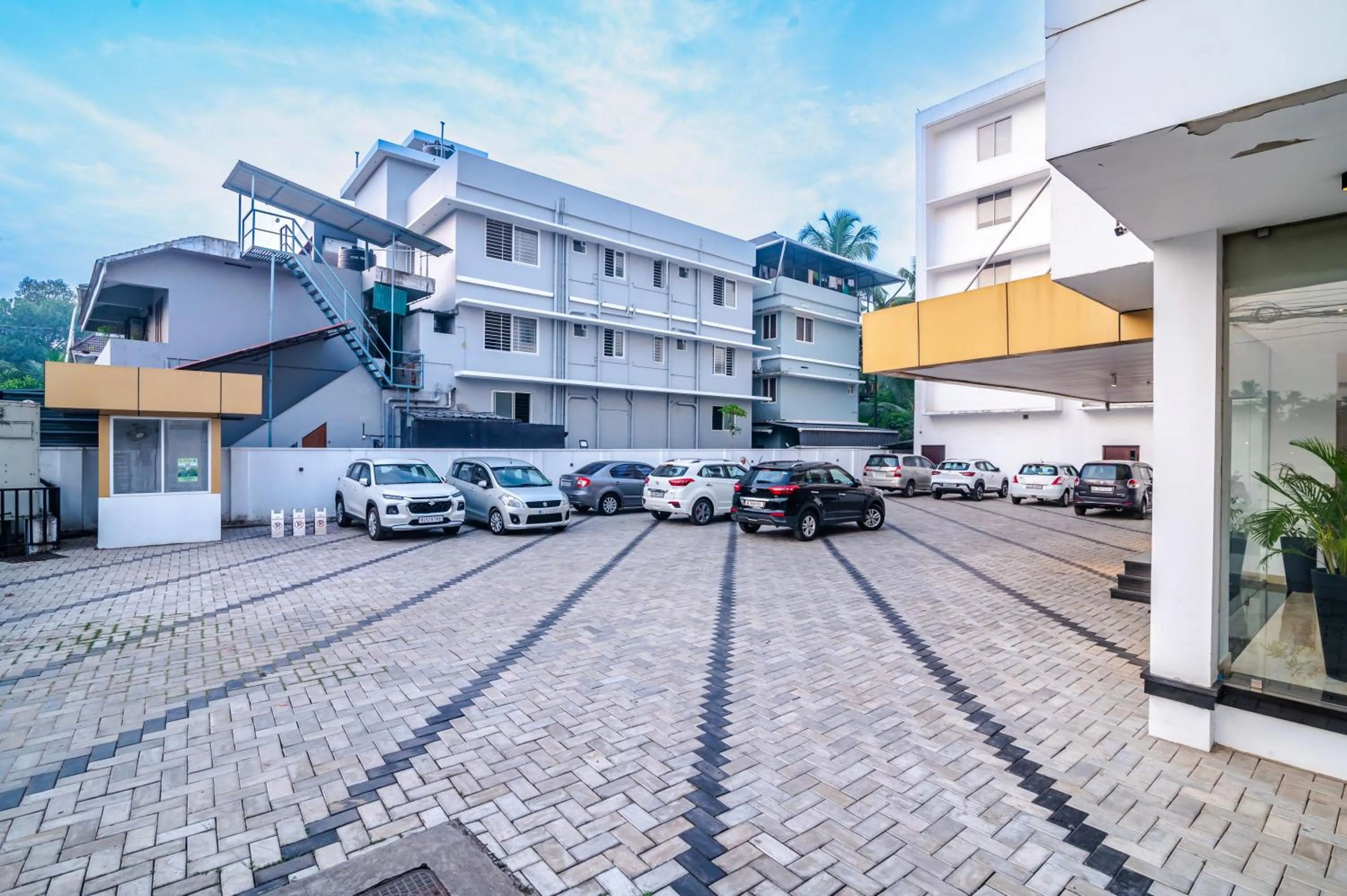 Parking in Hotel Seven Lights