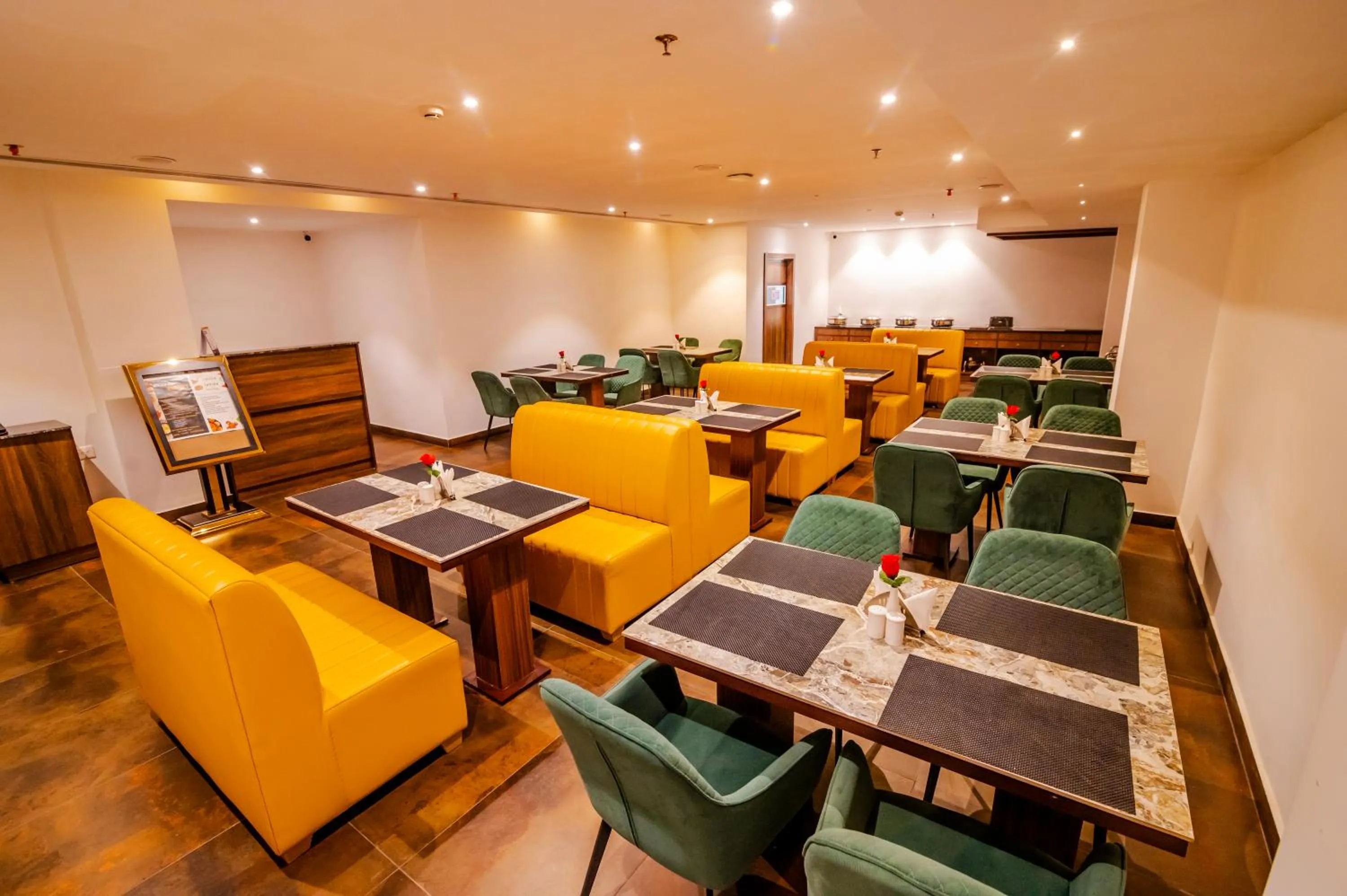 Restaurant/places to eat in Hotel Seven Lights