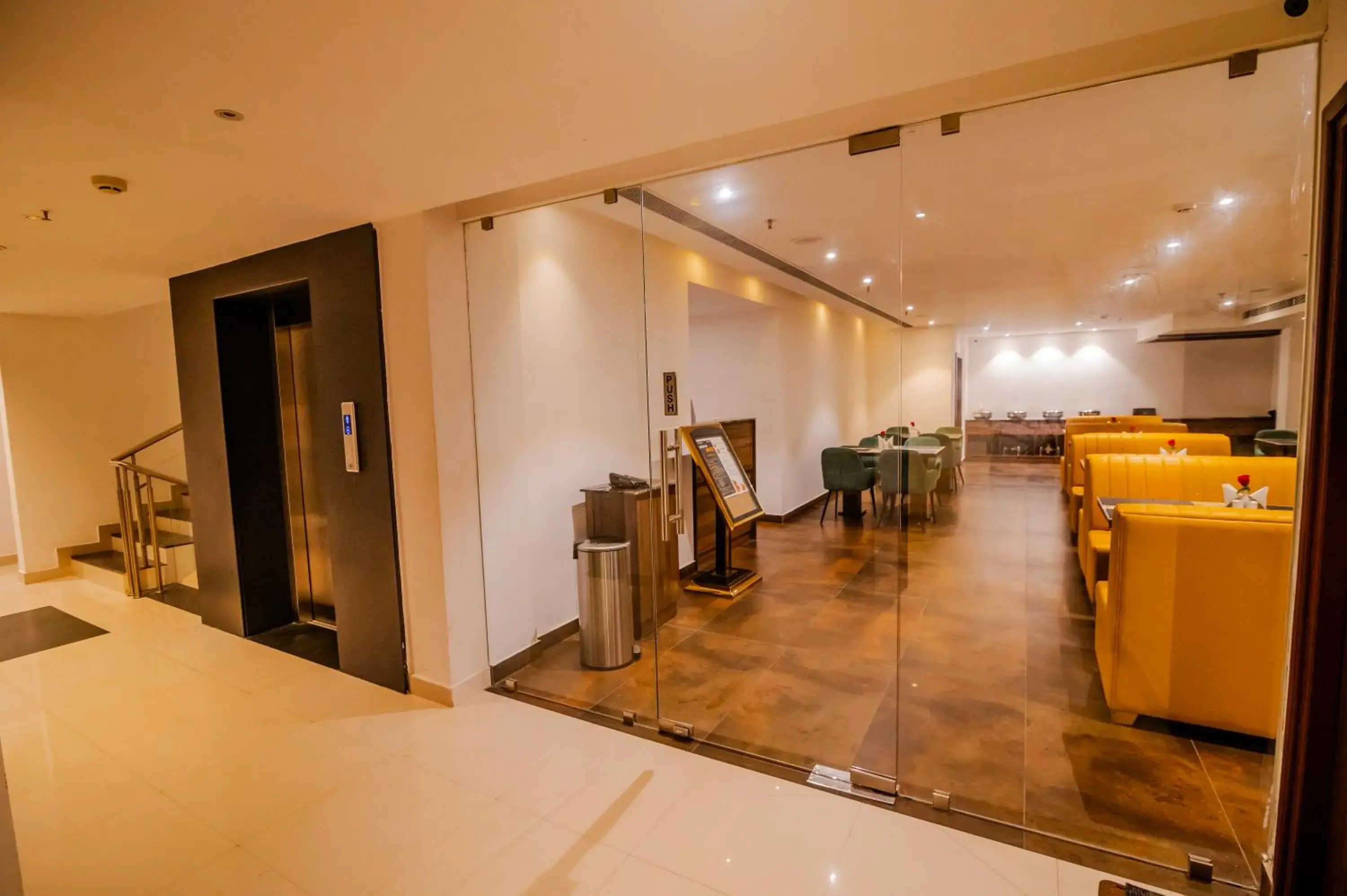 Restaurant/places to eat in Hotel Seven Lights Restaurant/places to eat in Hotel Seven Lights