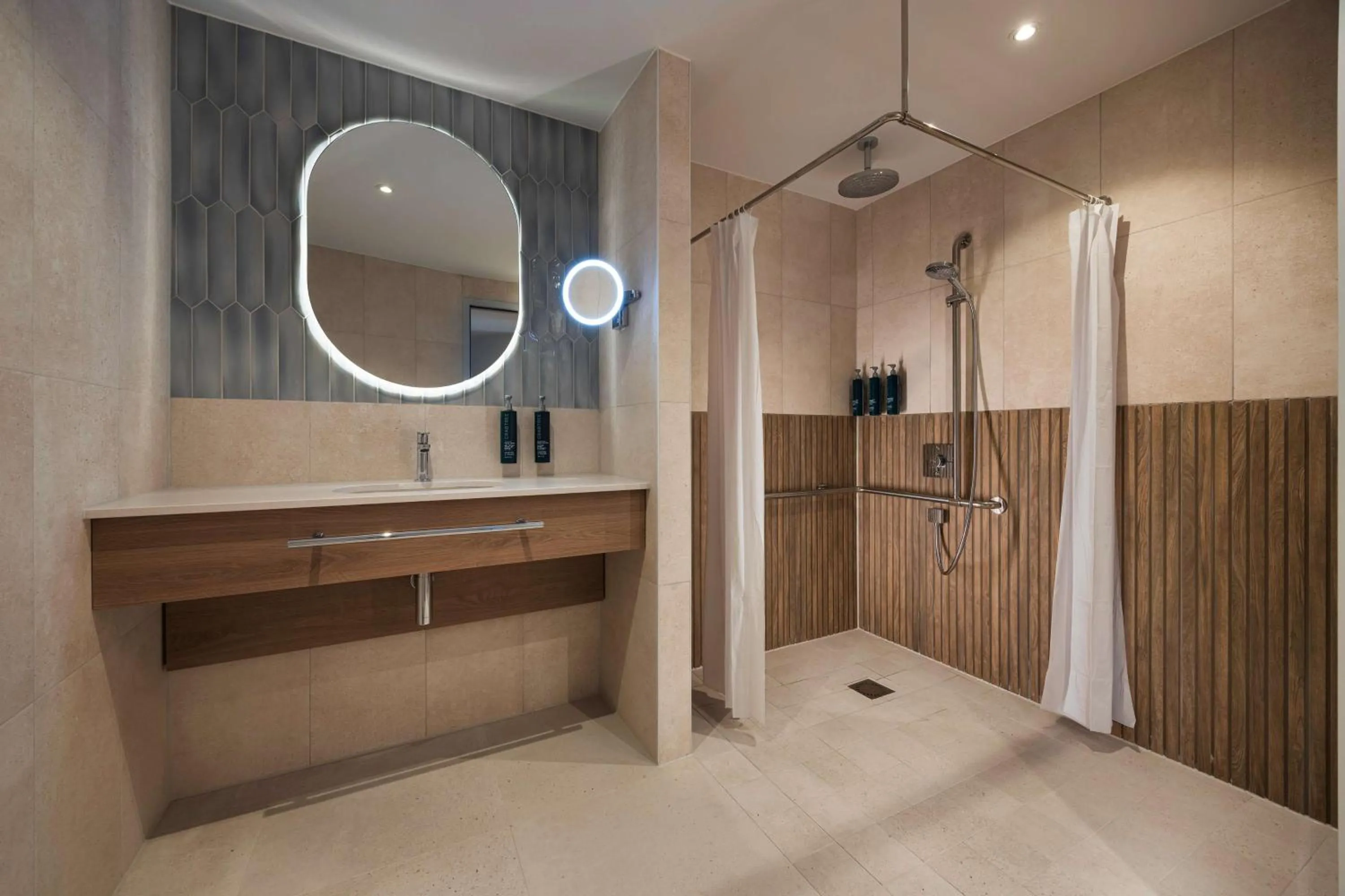 Bathroom in DoubleTree by Hilton Rotterdam Centre