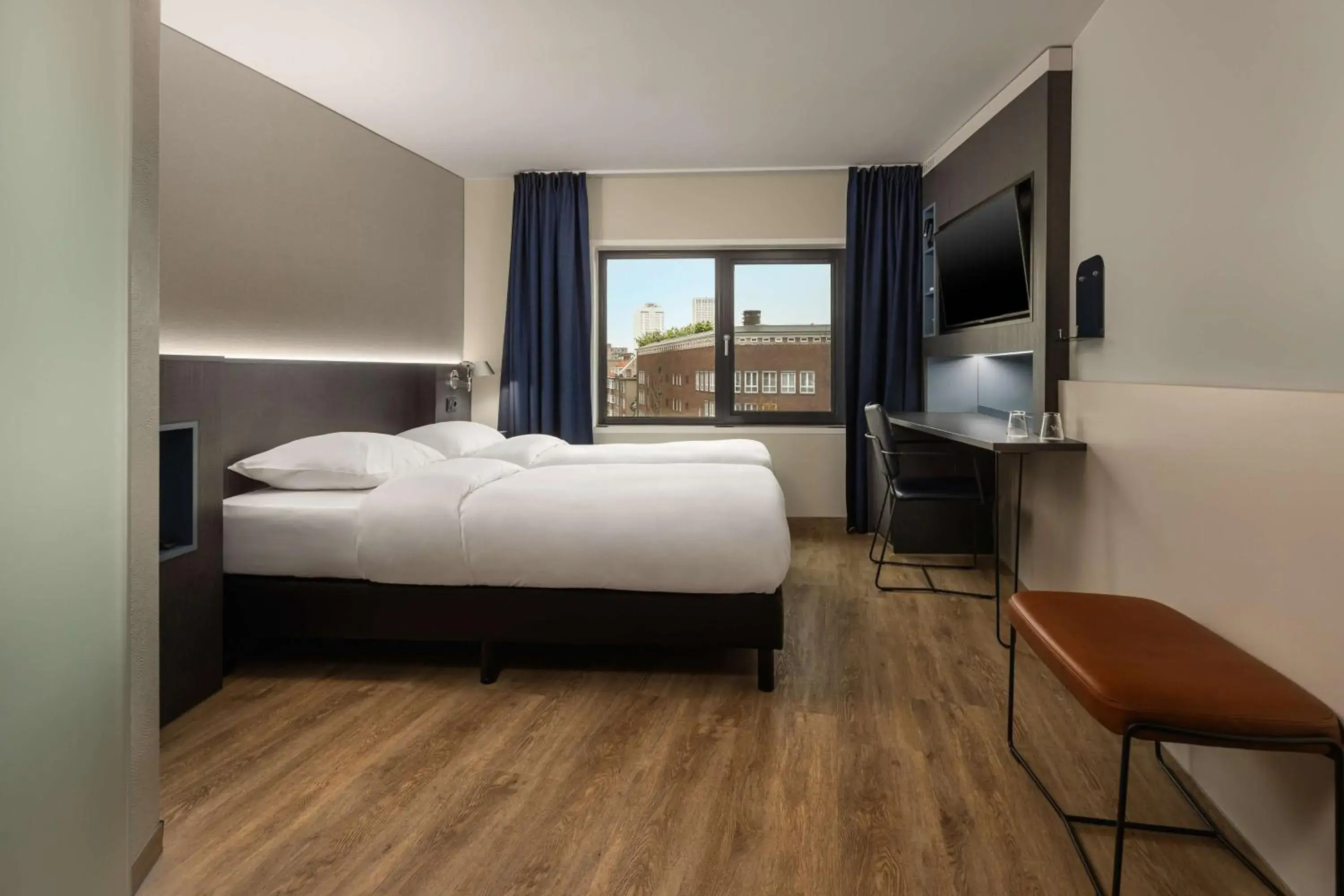 Twin Room with City View in DoubleTree by Hilton Rotterdam Centre Twin Room with City View in DoubleTree by Hilton Rotterdam Centre