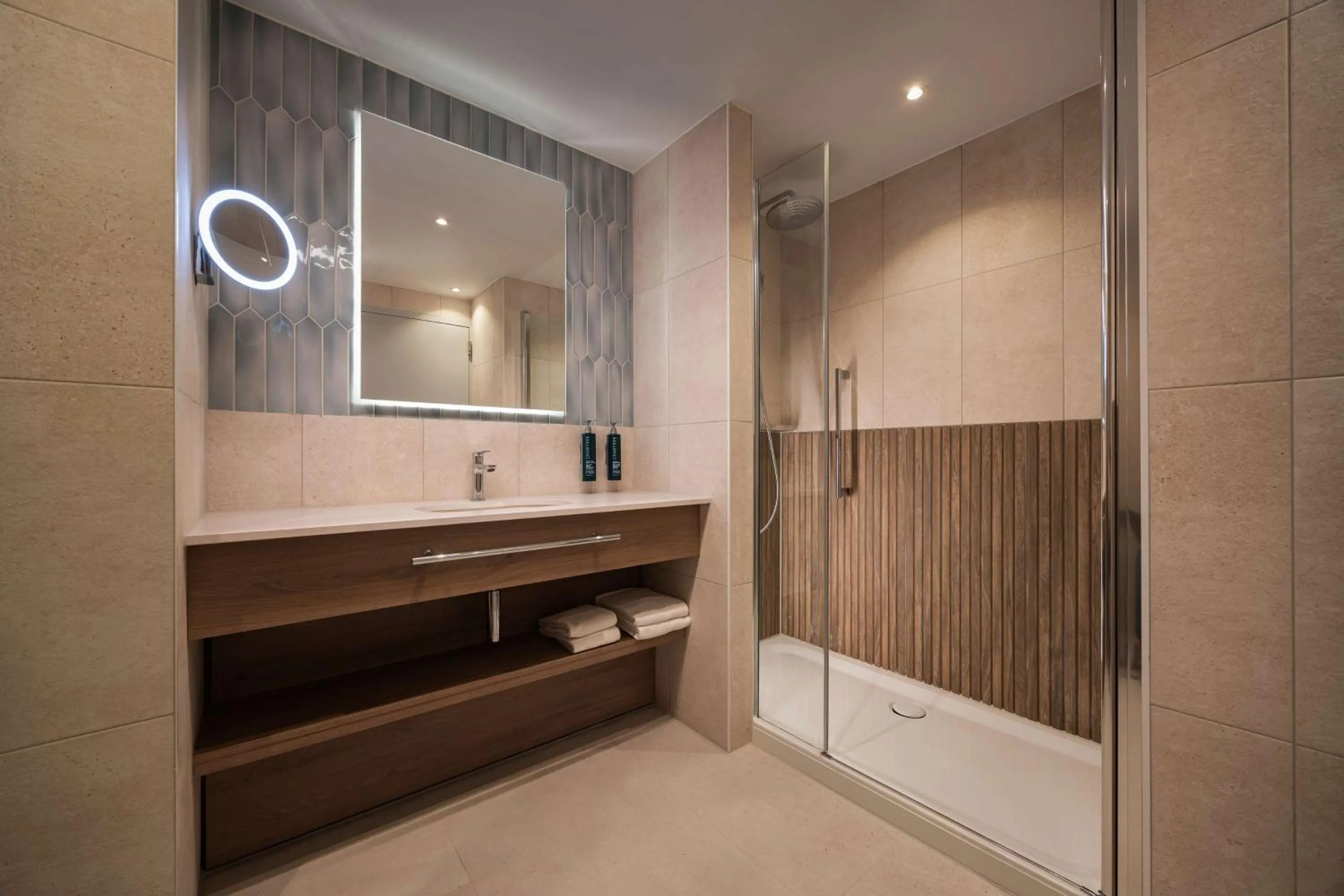 Bathroom in DoubleTree by Hilton Rotterdam Centre