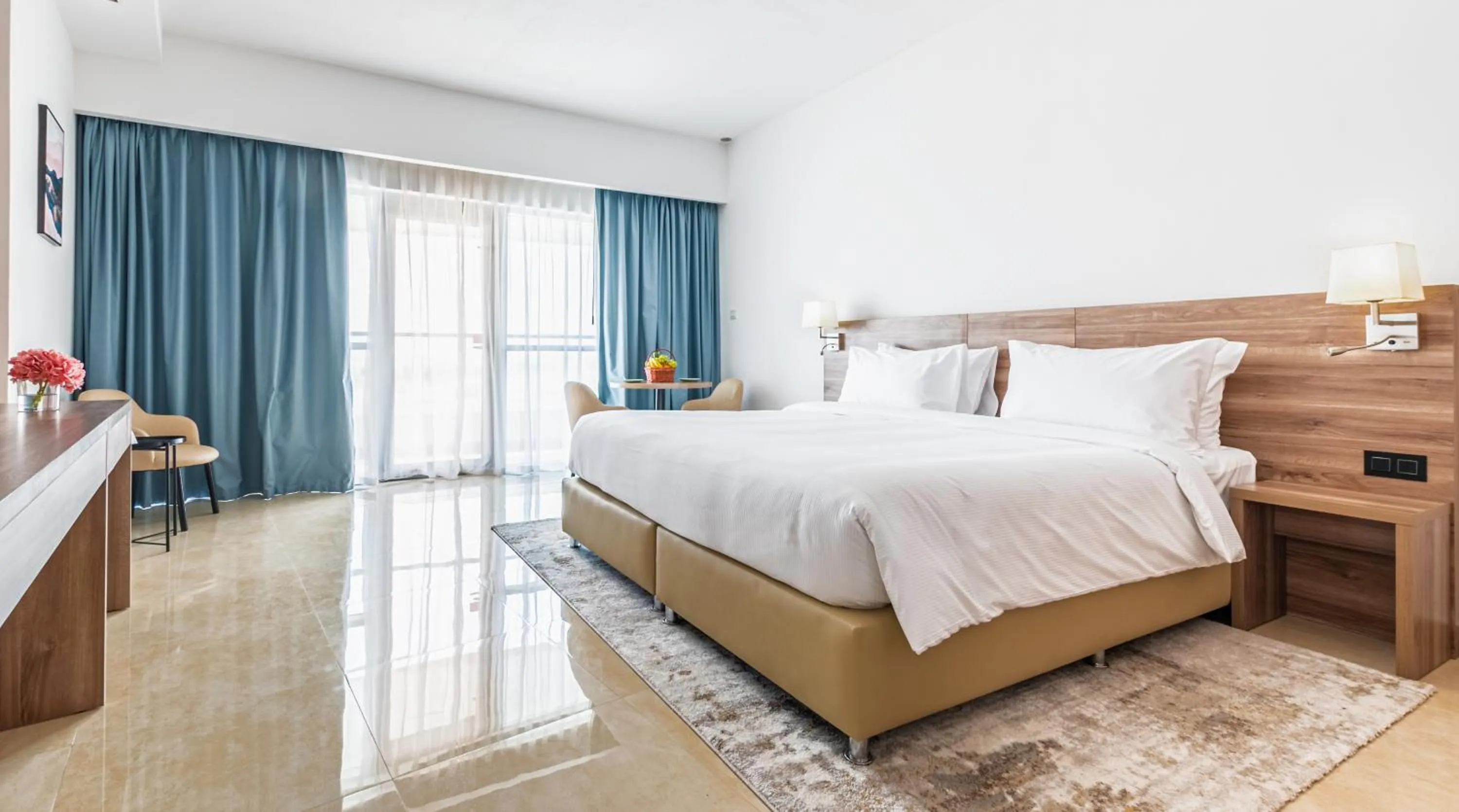 Property building, Bed in Pyramisa Hotel Apartments