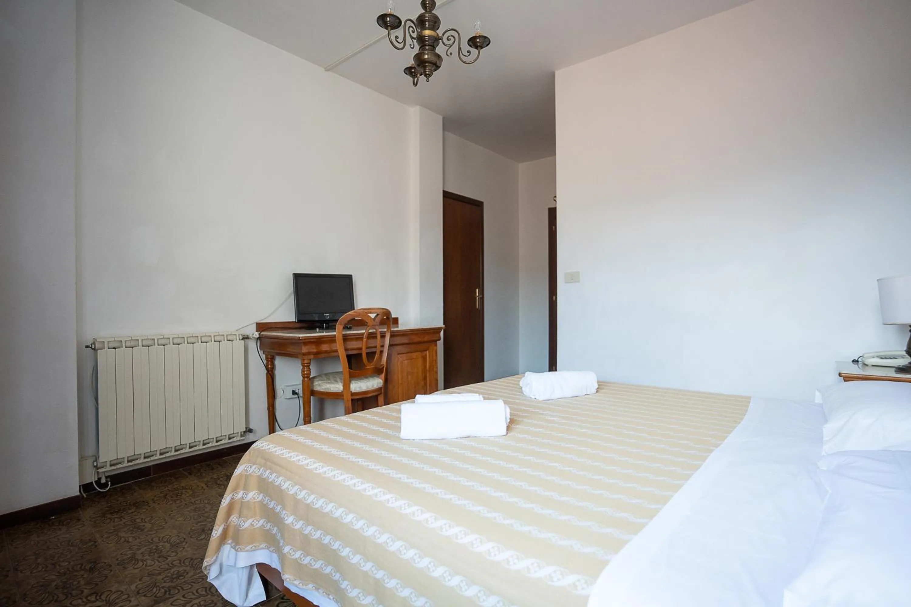 Bedroom, Bed in Hotel Napoleon