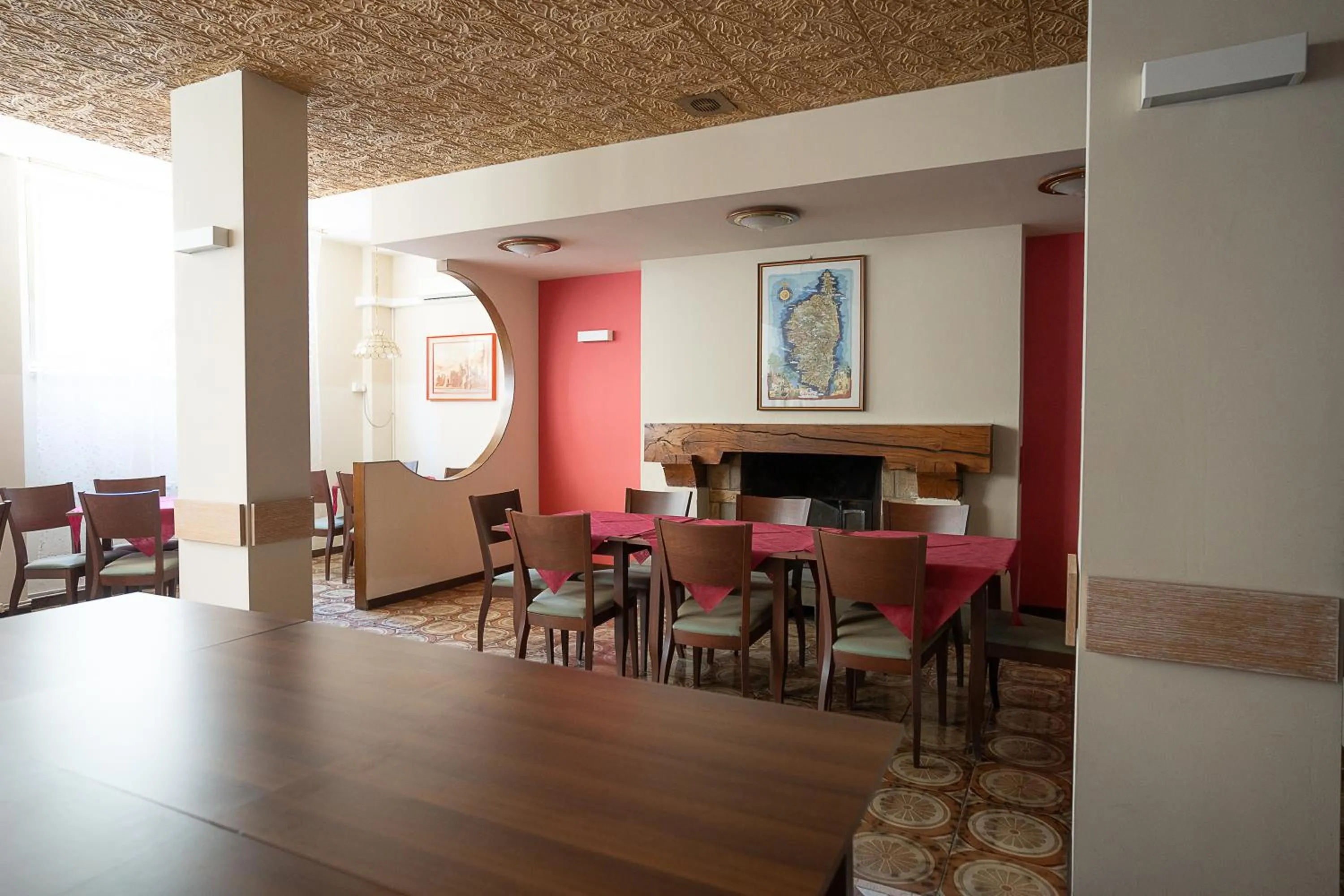 Restaurant/places to eat in Hotel Napoleon