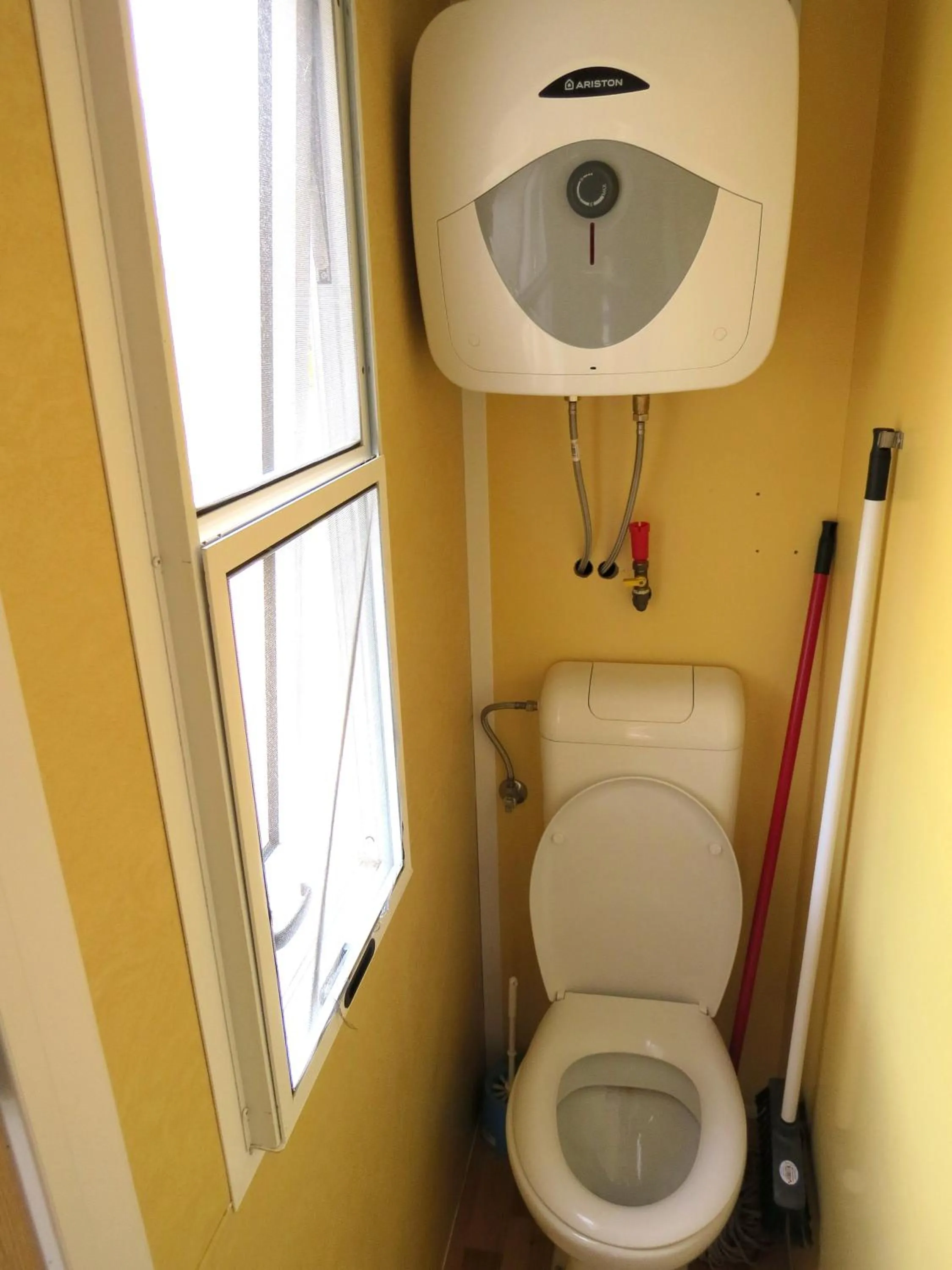 Toilet in Camping Media Mobile Homes in Brioni Sunny Camping