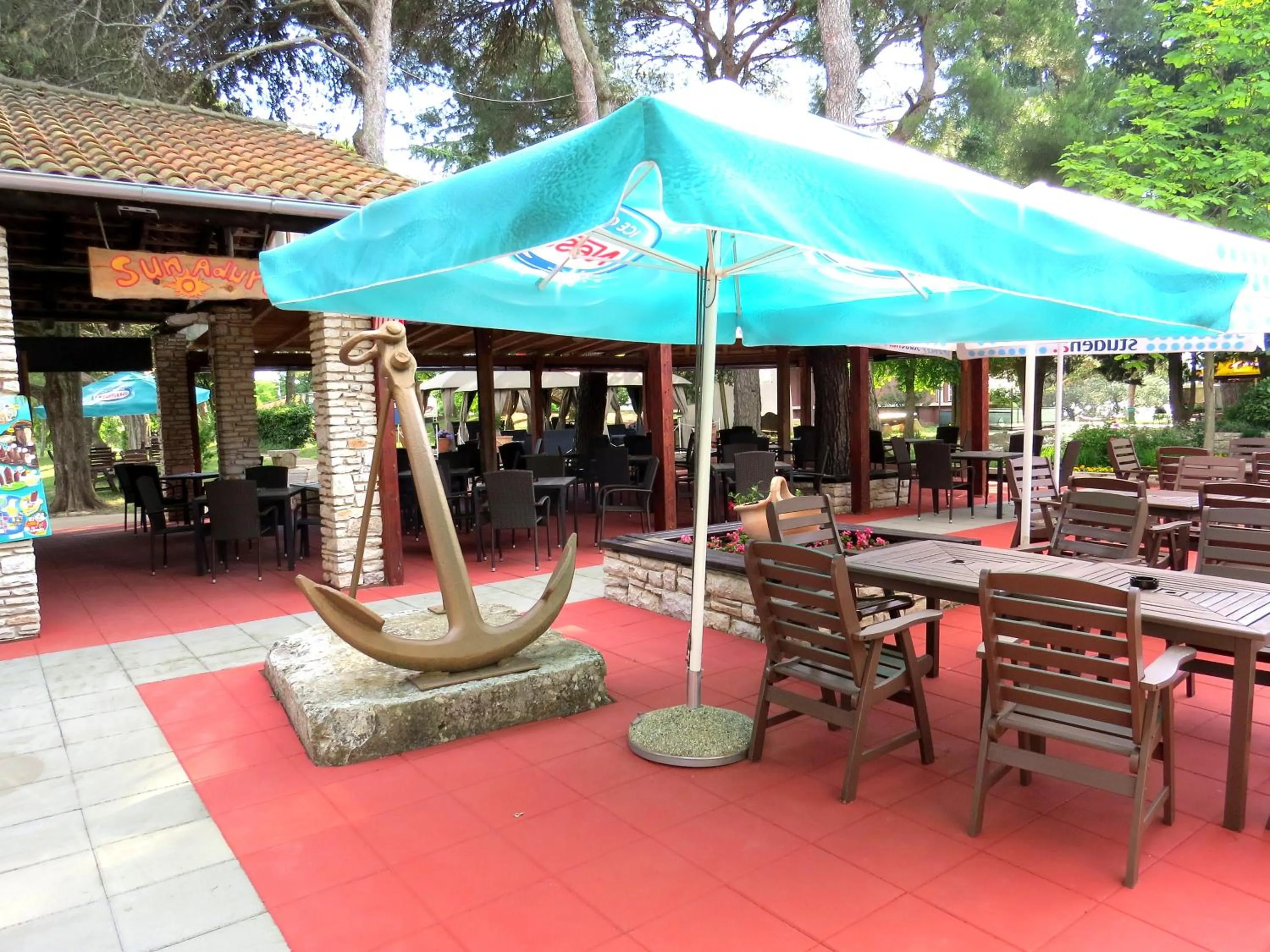 Restaurant/places to eat in Camping Media Mobile Homes in Brioni Sunny Camping