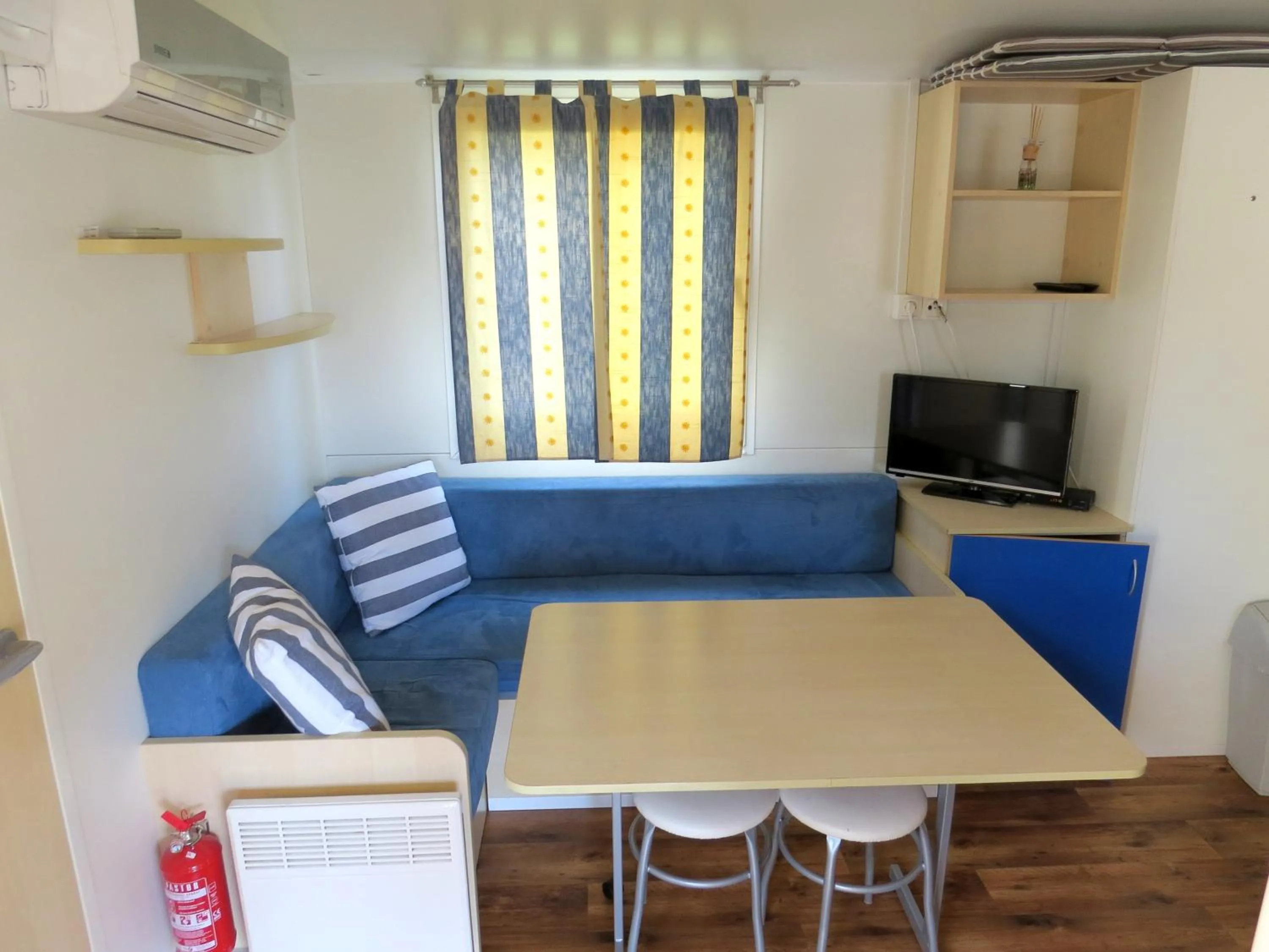 Living room in Camping Media Mobile Homes in Brioni Sunny Camping