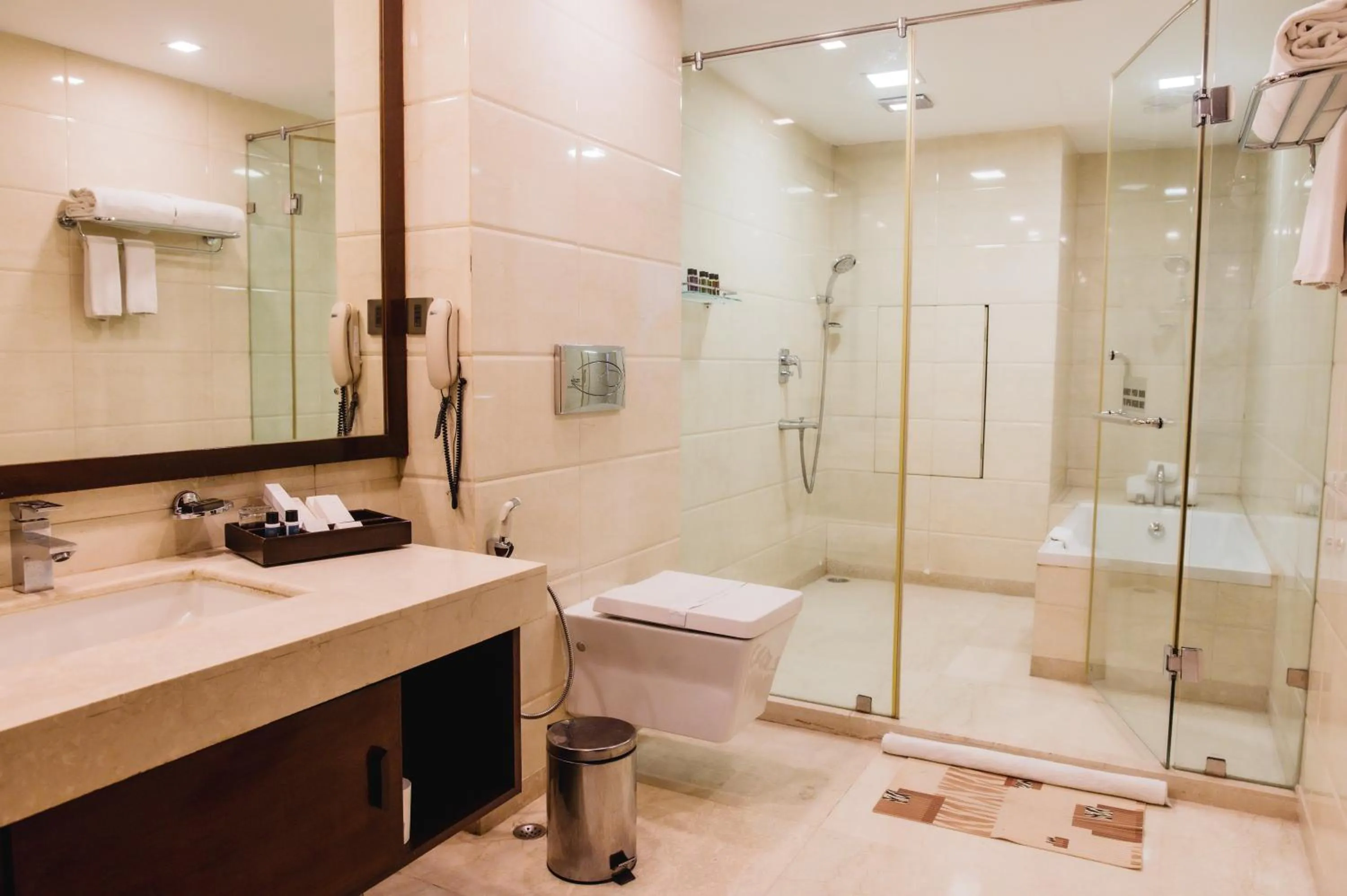 Shower in The Alcor Hotel