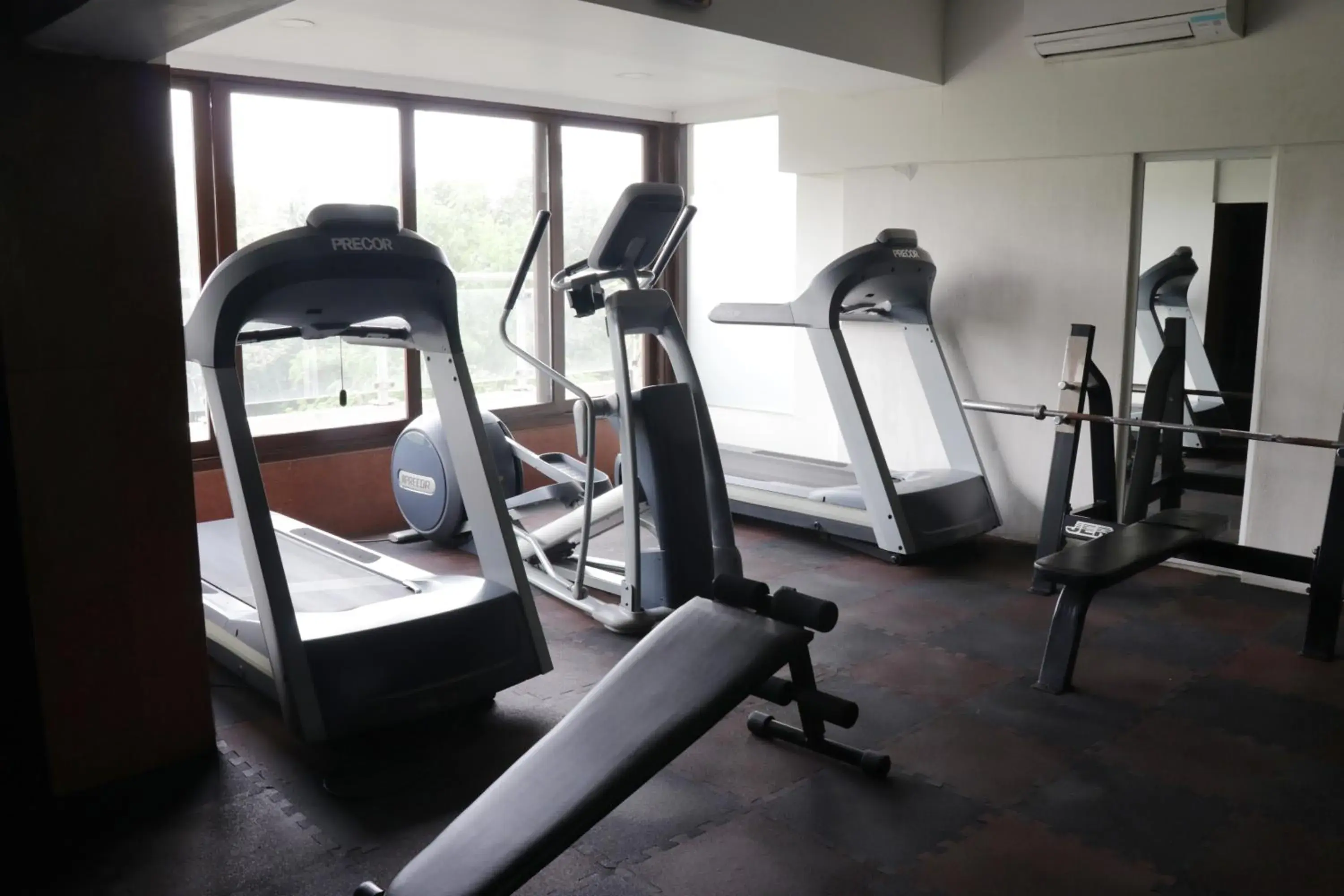 Fitness centre/facilities in The Alcor Hotel Fitness centre/facilities in The Alcor Hotel