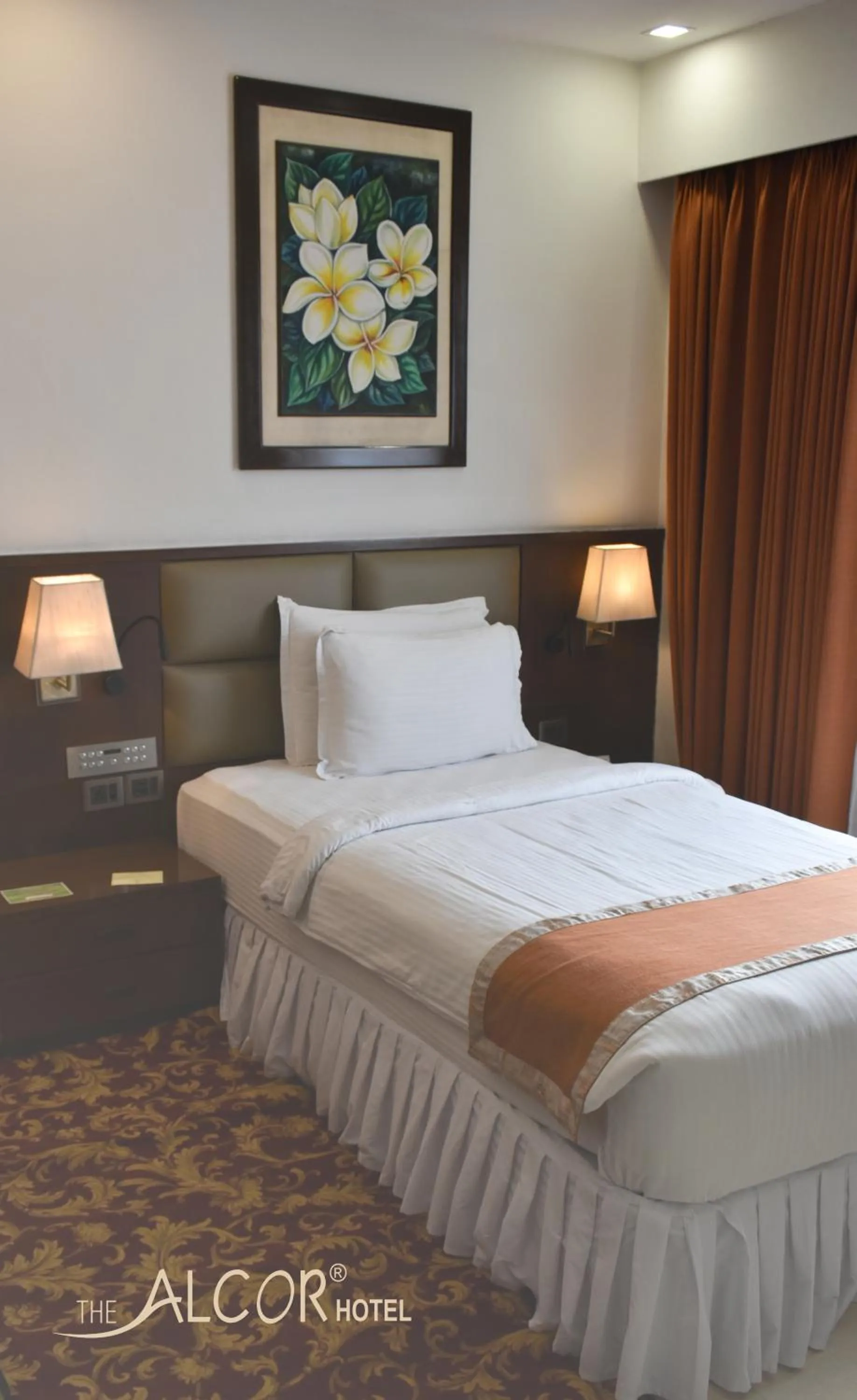 Bed in The Alcor Hotel