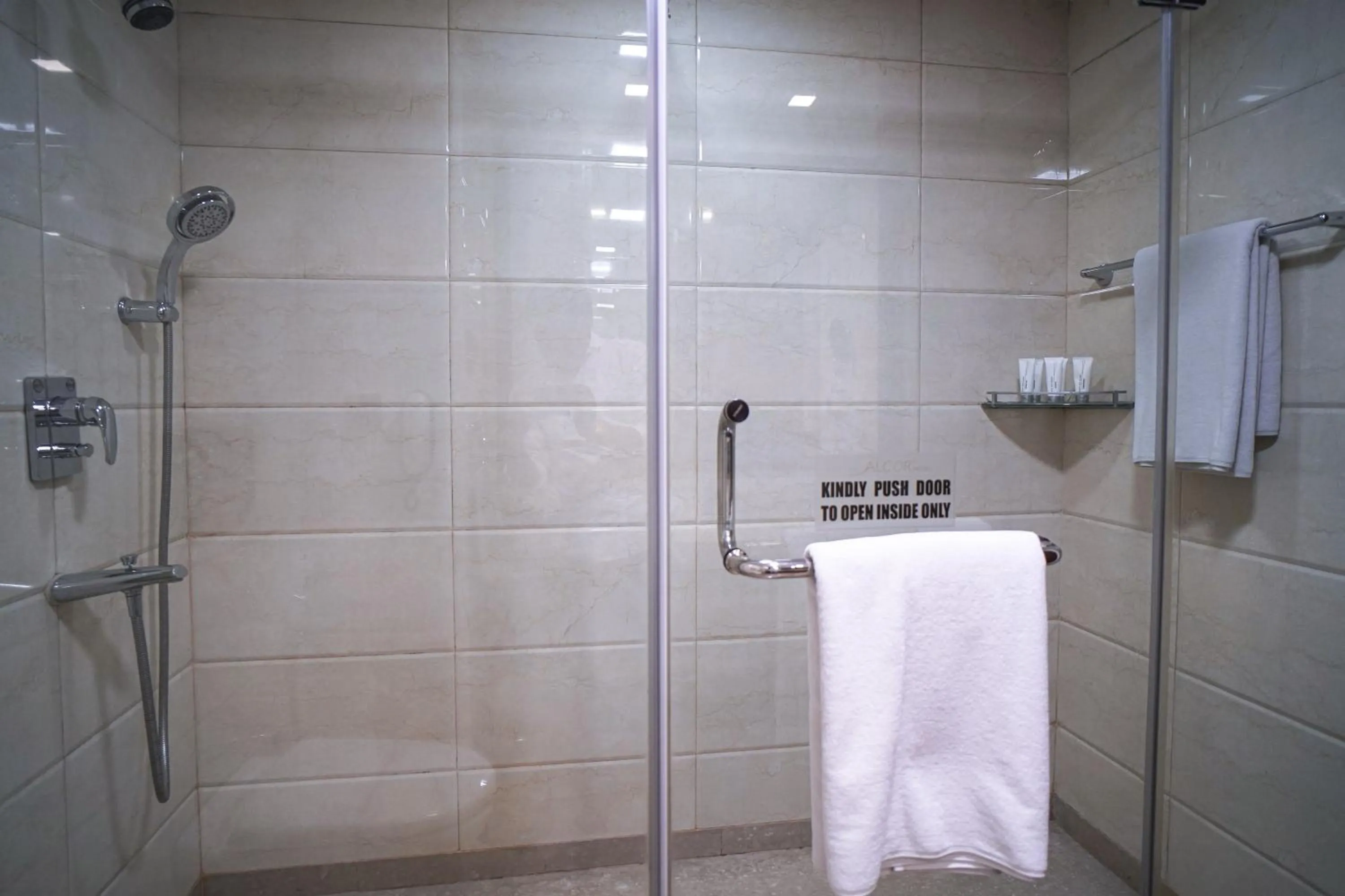 Shower in The Alcor Hotel