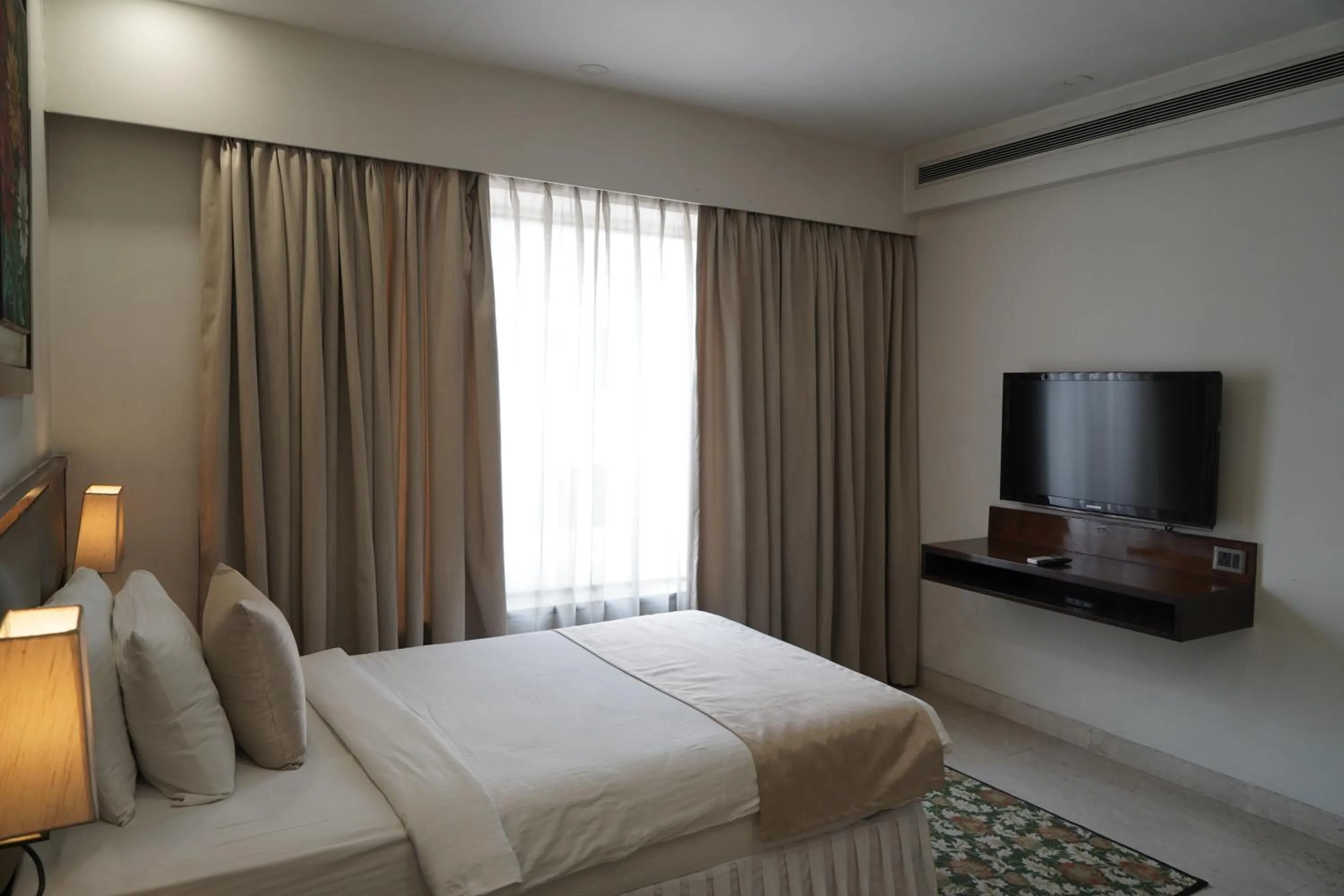 Bed in The Alcor Hotel