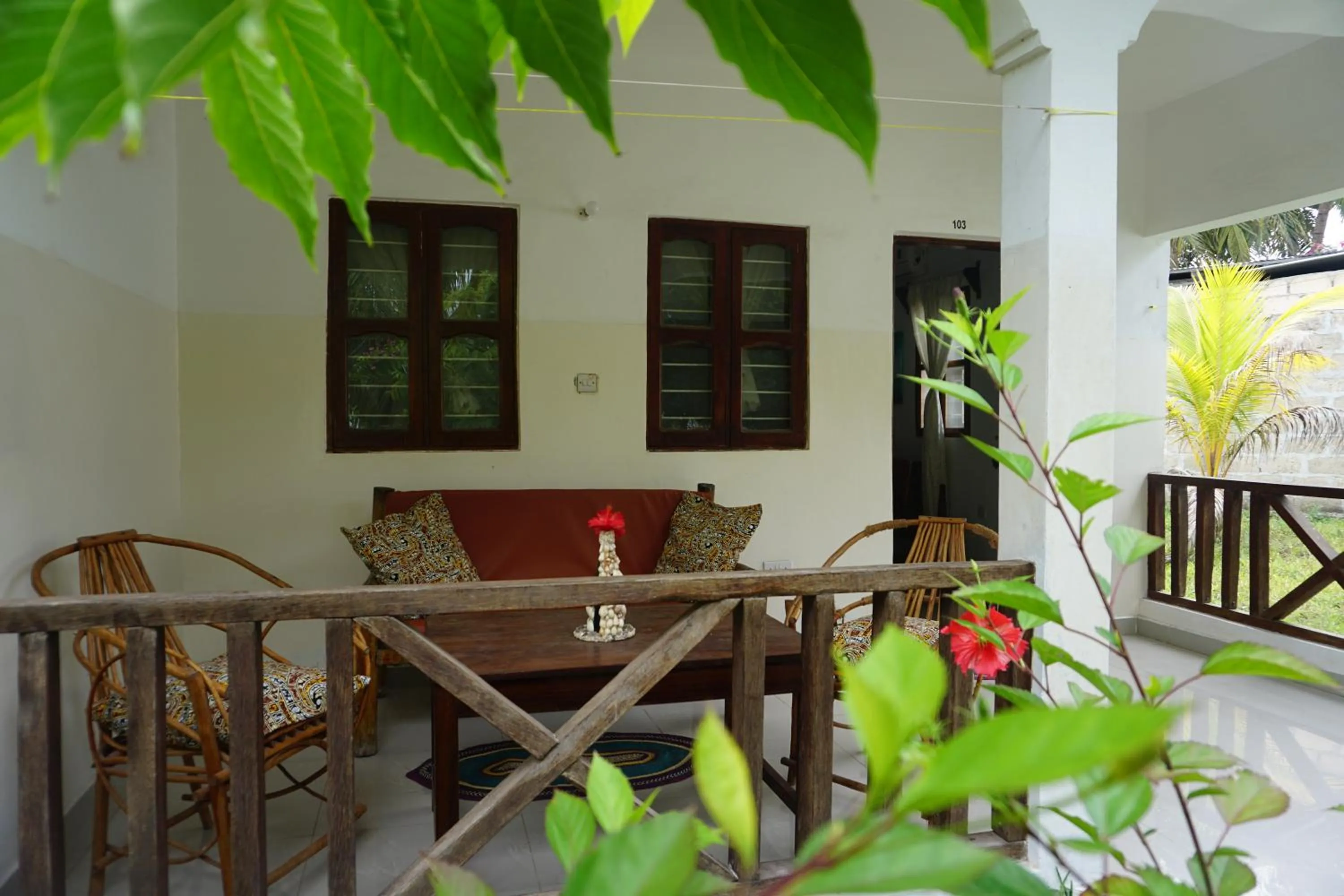 Balcony/Terrace in Cocolala Beach House