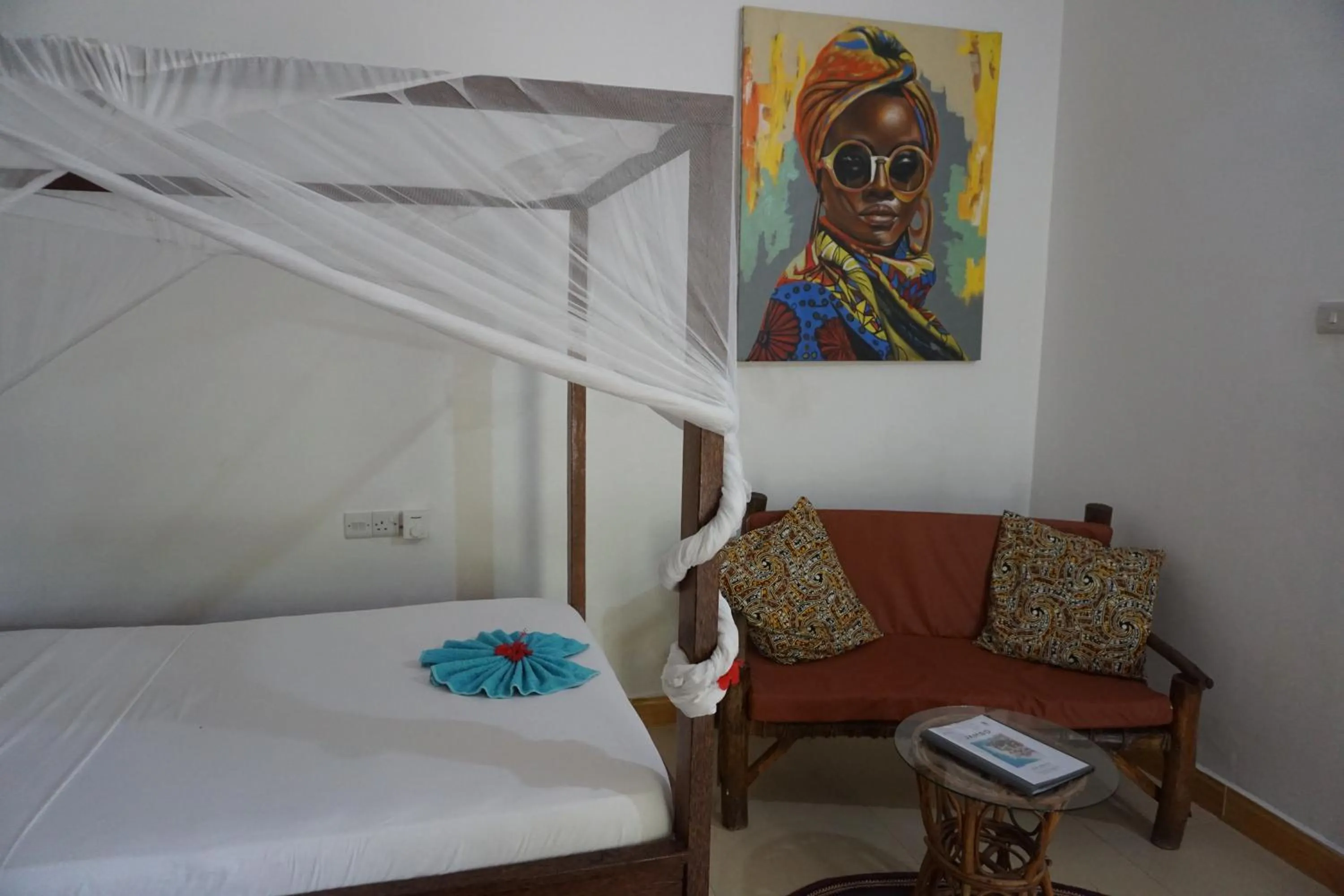 Bed in Cocolala Beach House