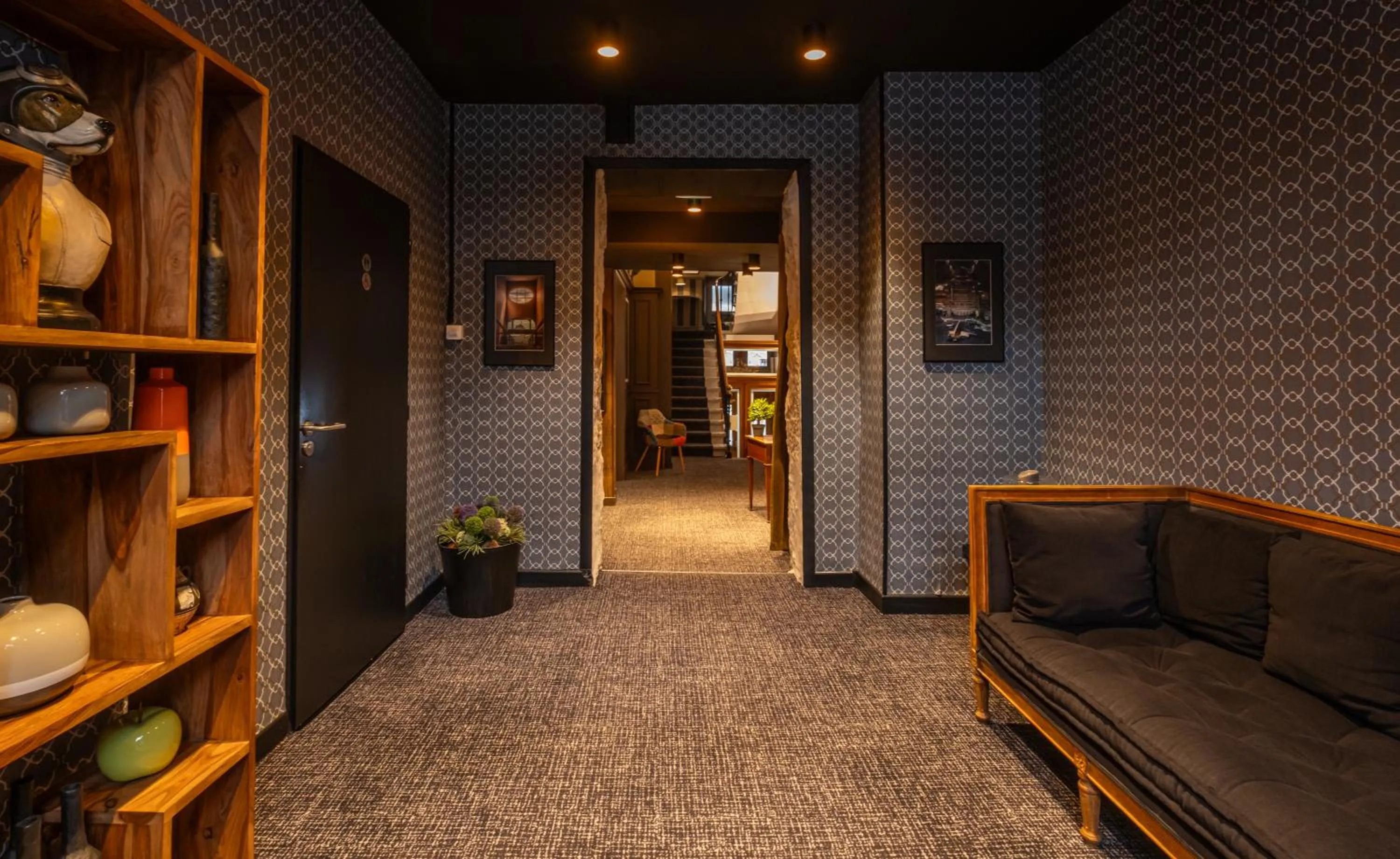 Lobby or reception in Nouvel Hôtel & Appartements