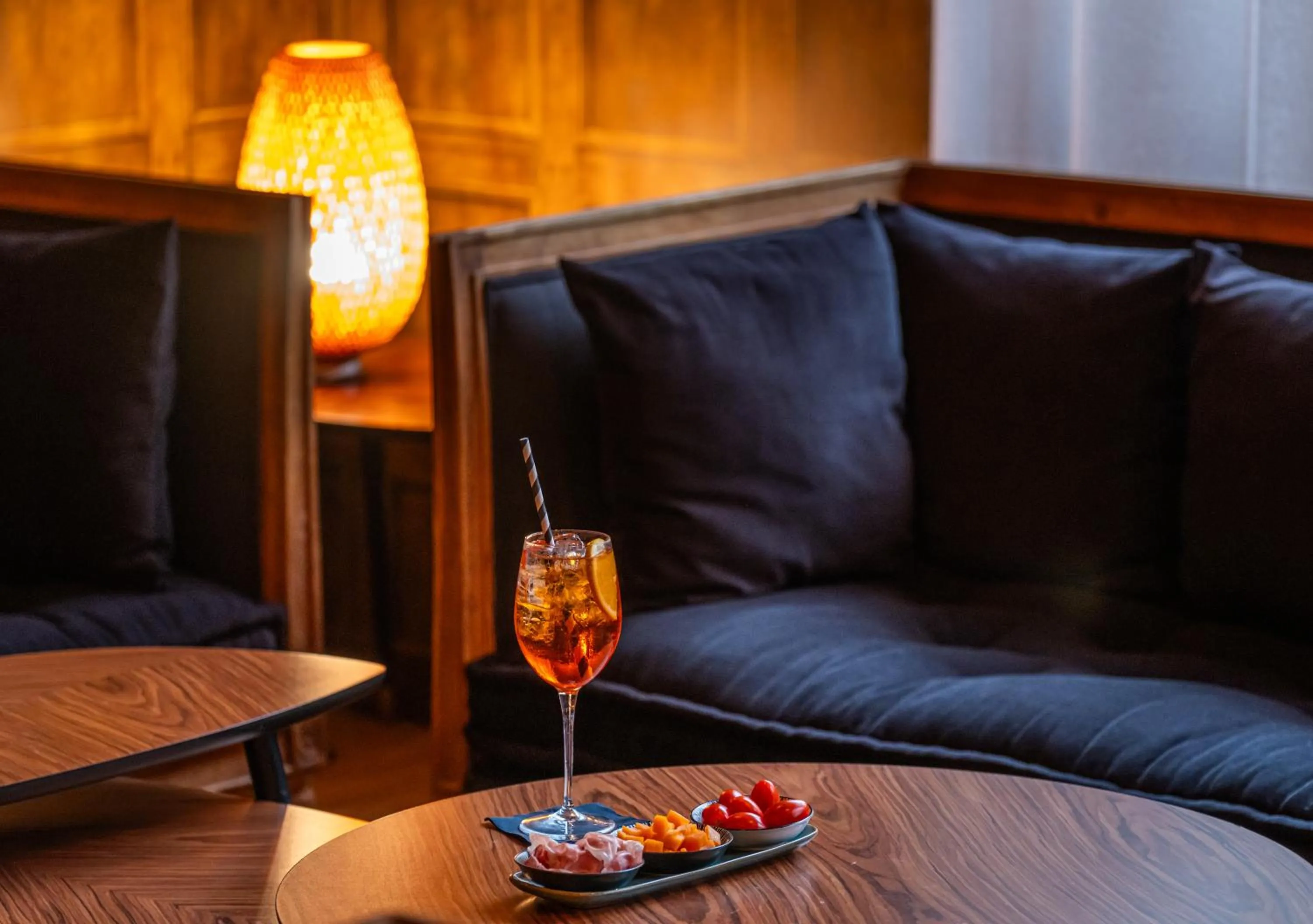 Lounge or bar in Nouvel Hôtel & Appartements